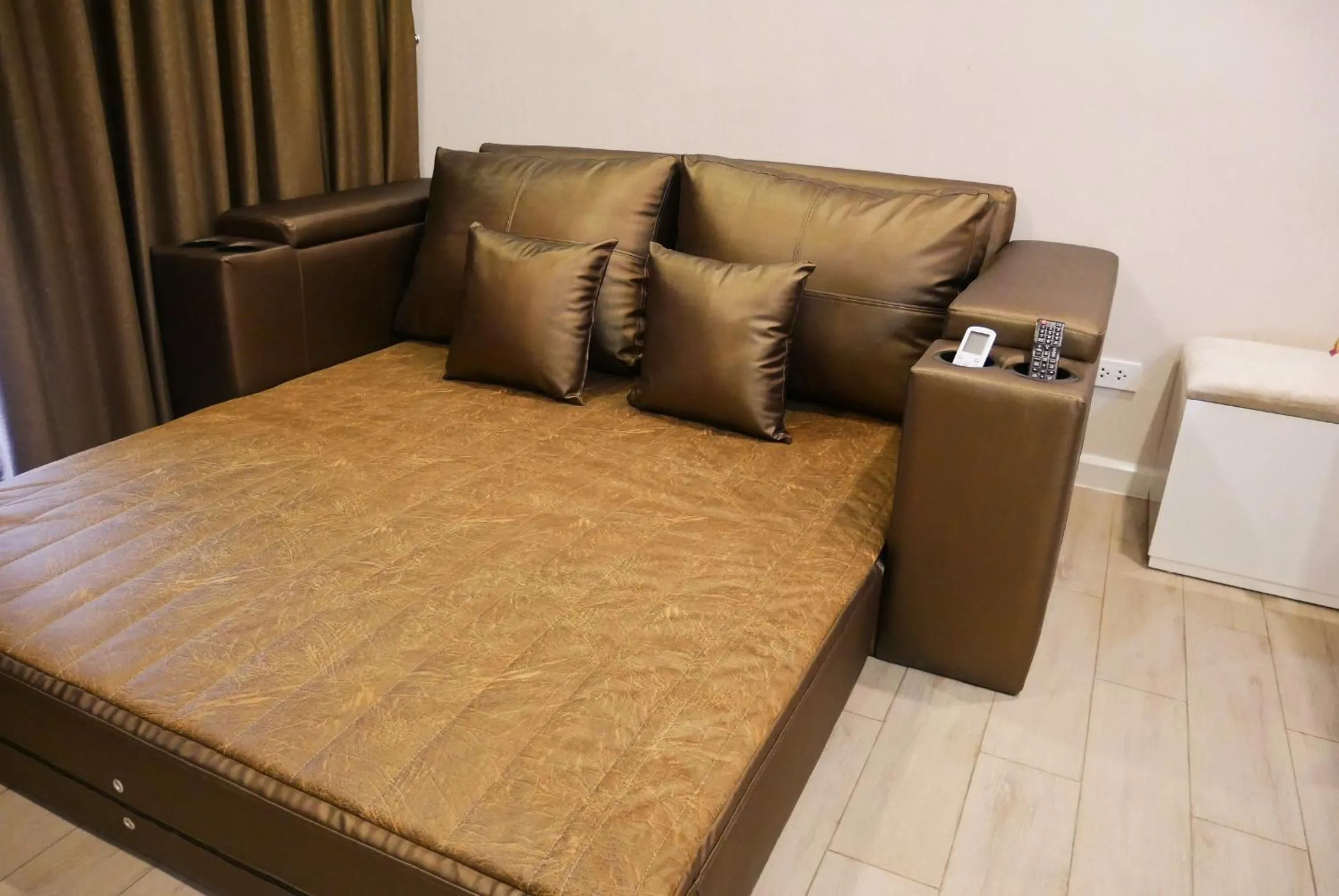 Bed in Seven Seas Resort Pattaya & Sofa bed