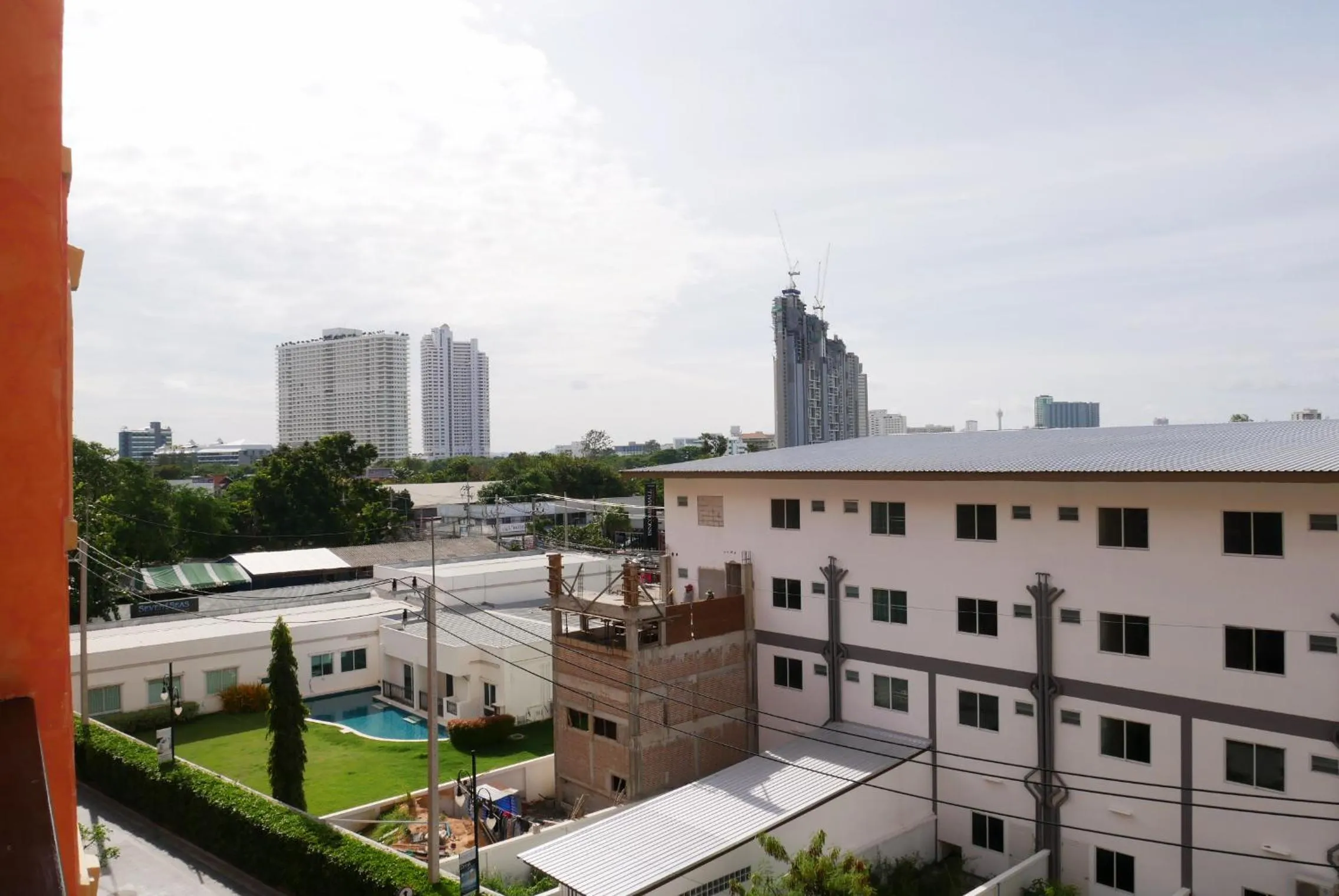 Seven Seas Resort Pattaya & Sofa bed