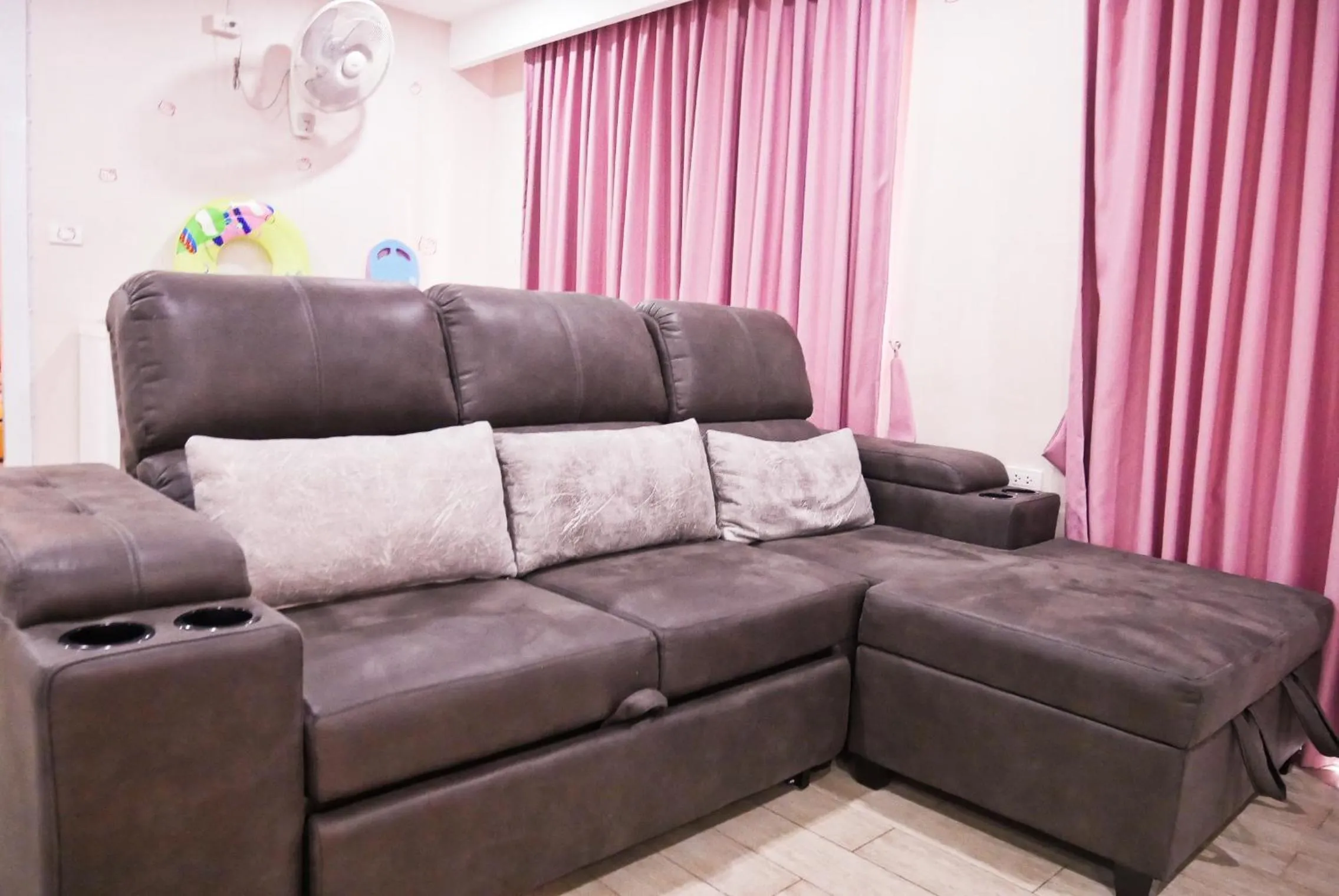 Seven Seas Resort Pattaya & Sofa bed