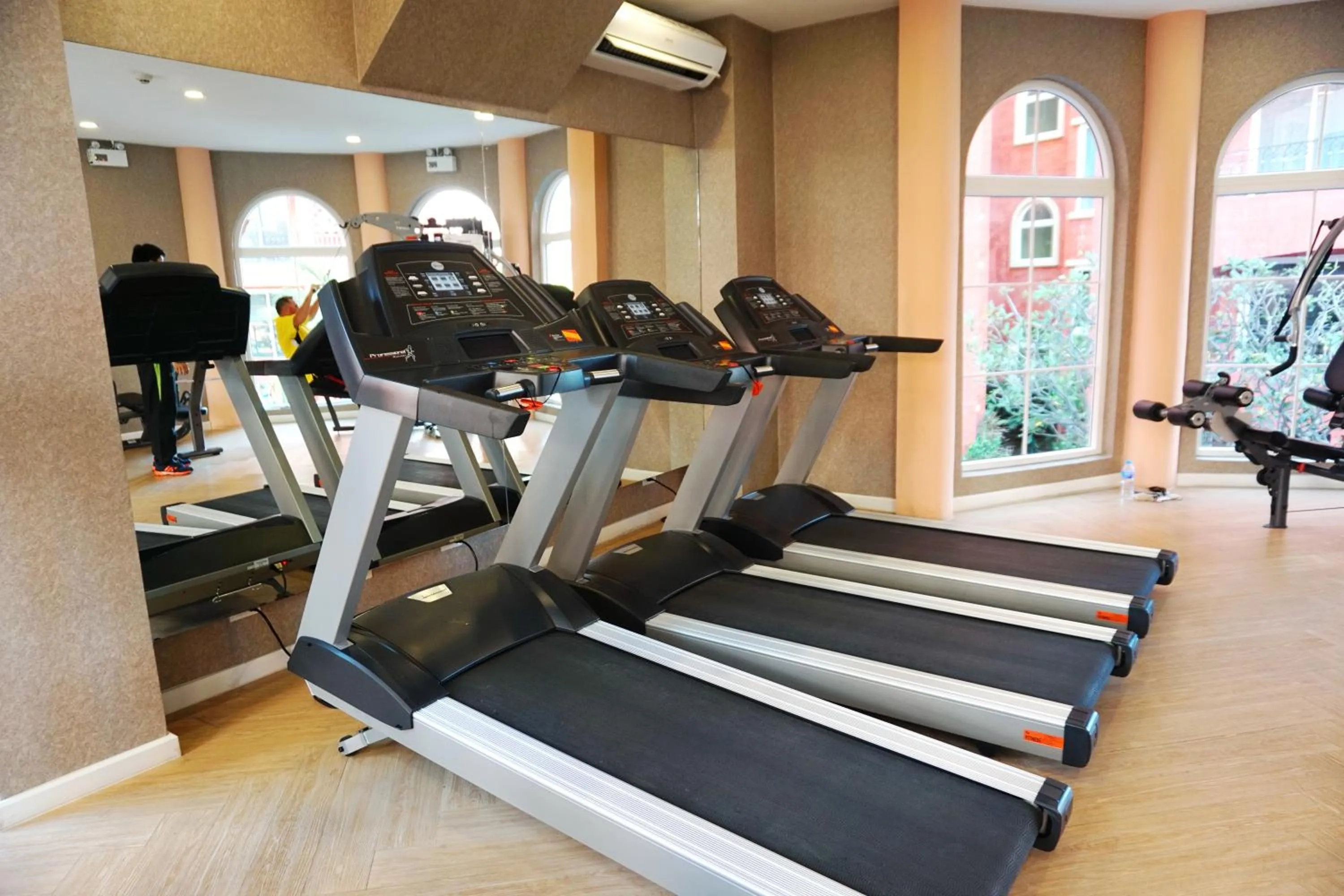 Fitness centre/facilities in Seven Seas Resort Pattaya & Sofa bed