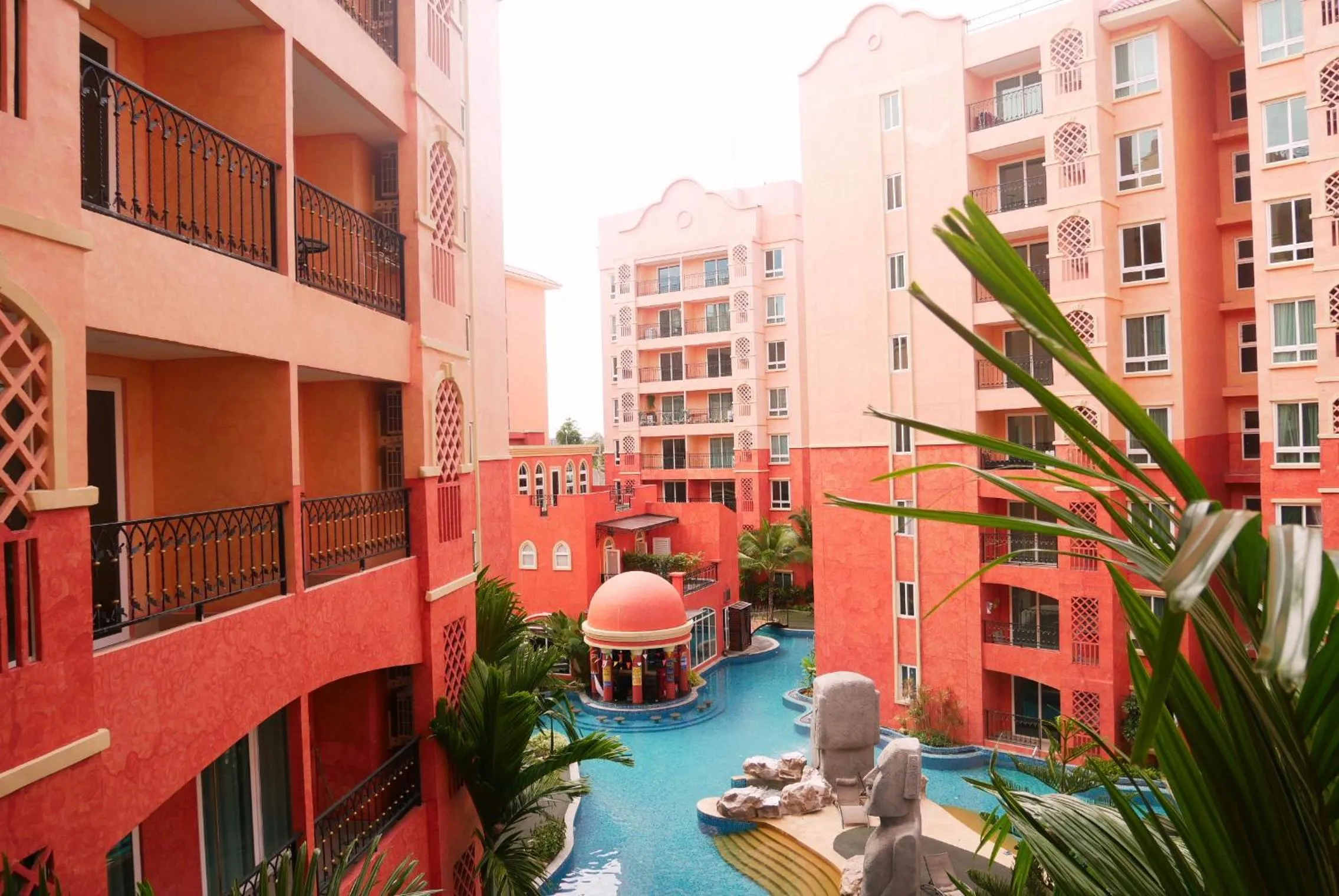 Seven Seas Resort Pattaya & Sofa bed