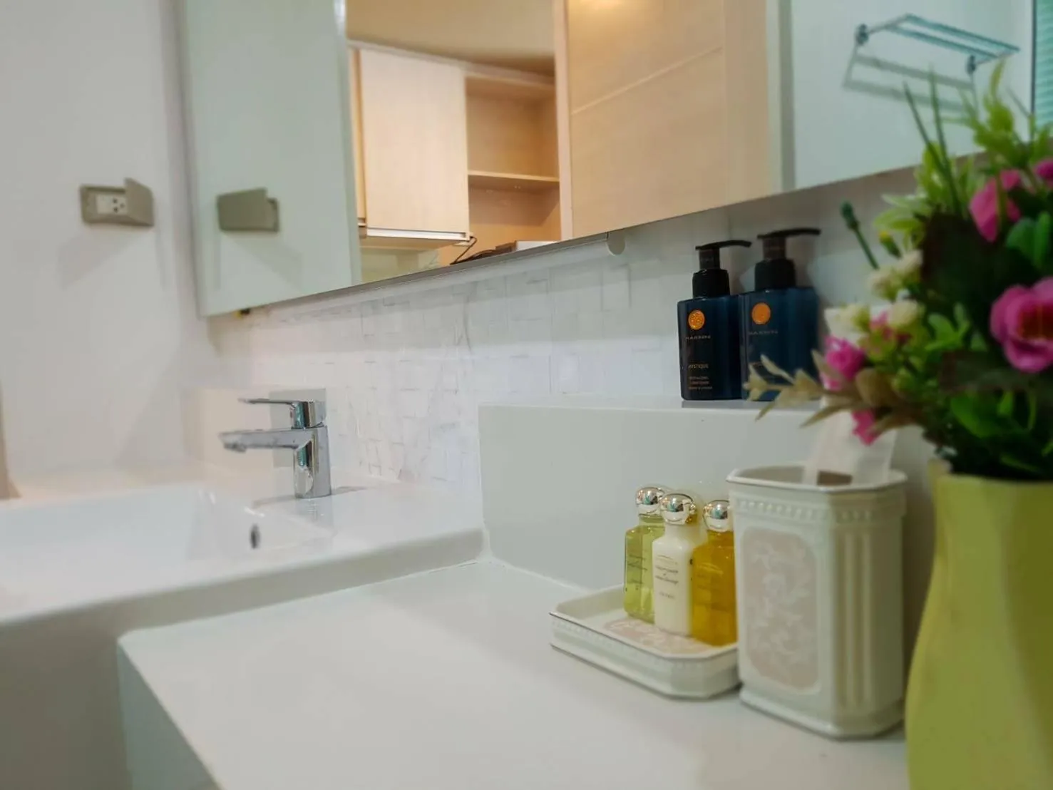 Seven Seas Resort Pattaya & Sofa bed