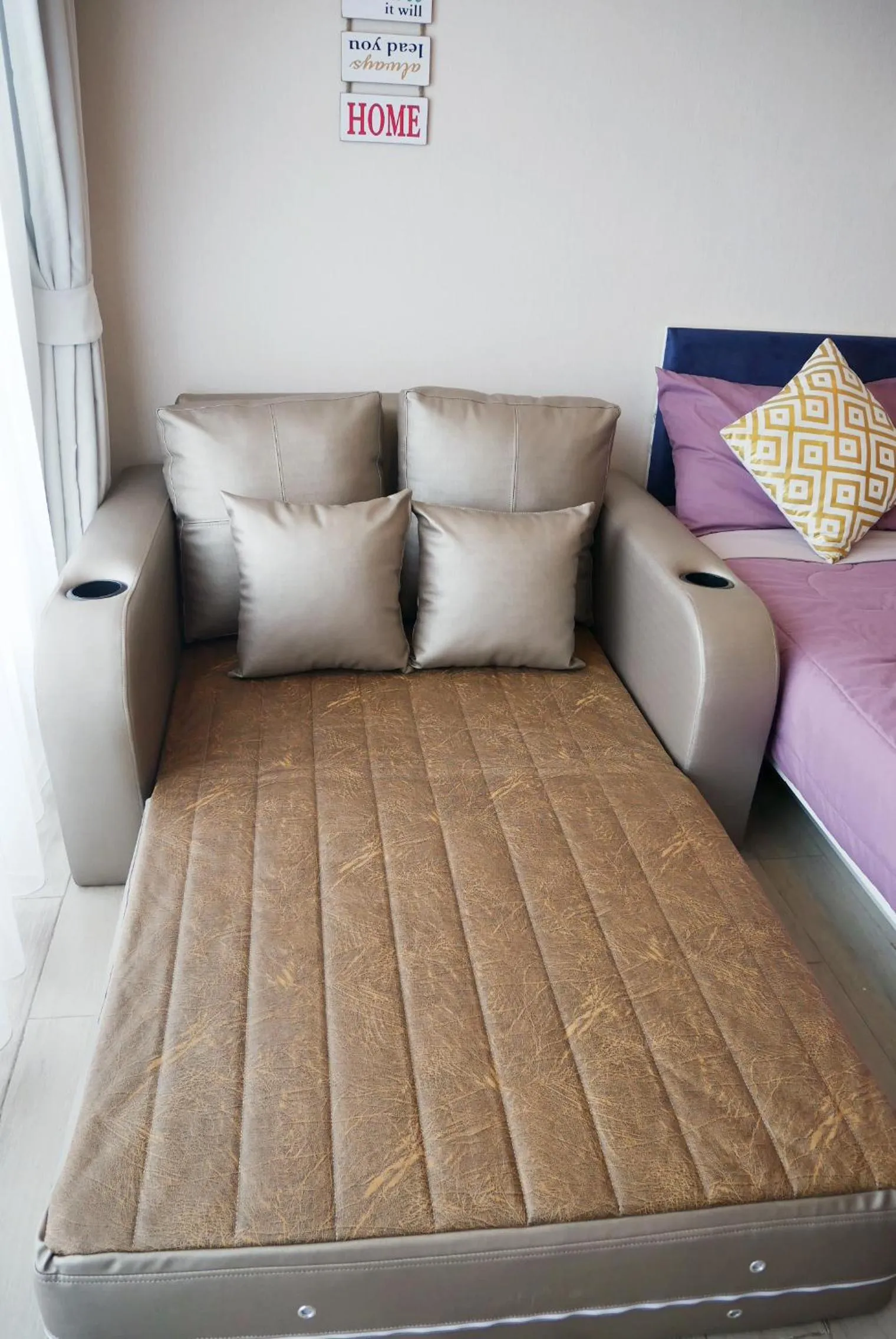 Bed in Seven Seas Resort Pattaya & Sofa bed