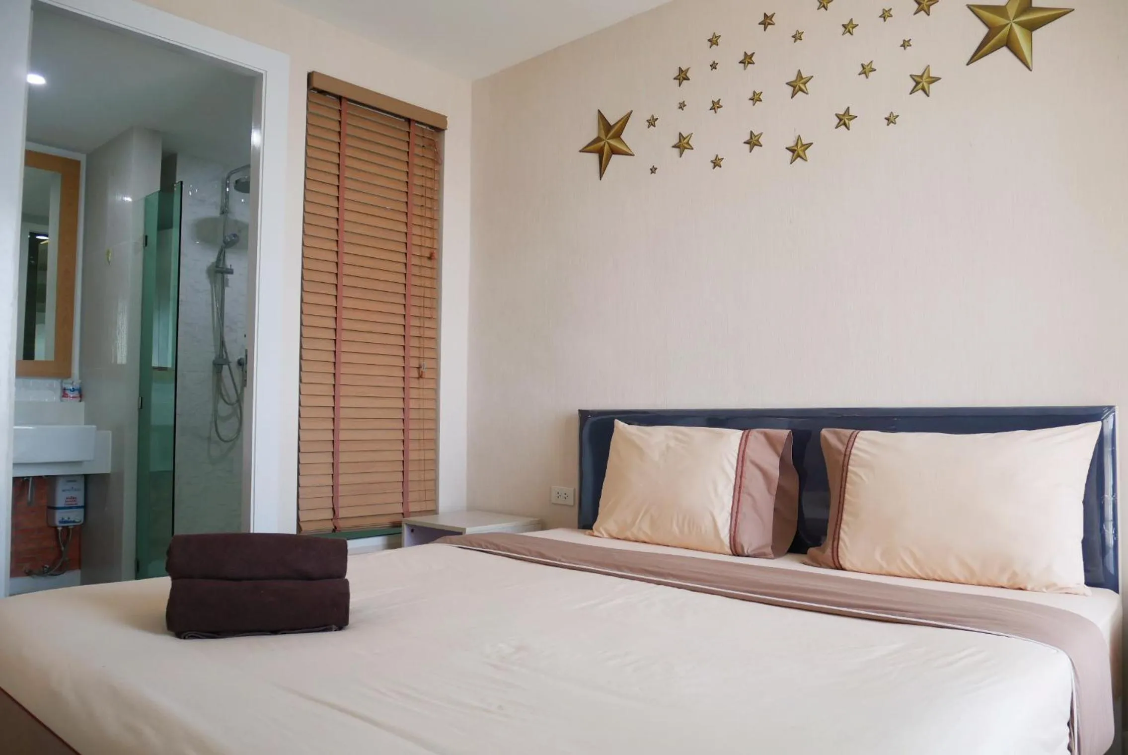 Bed in Seven Seas Resort Pattaya & Sofa bed