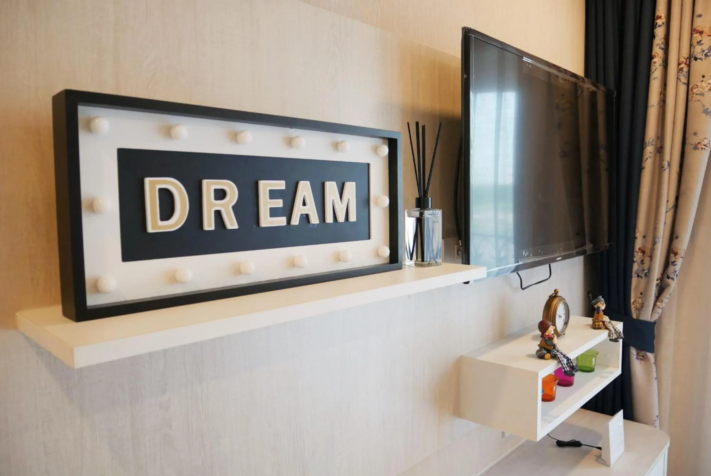 Seven Seas Resort Pattaya & Sofa bed