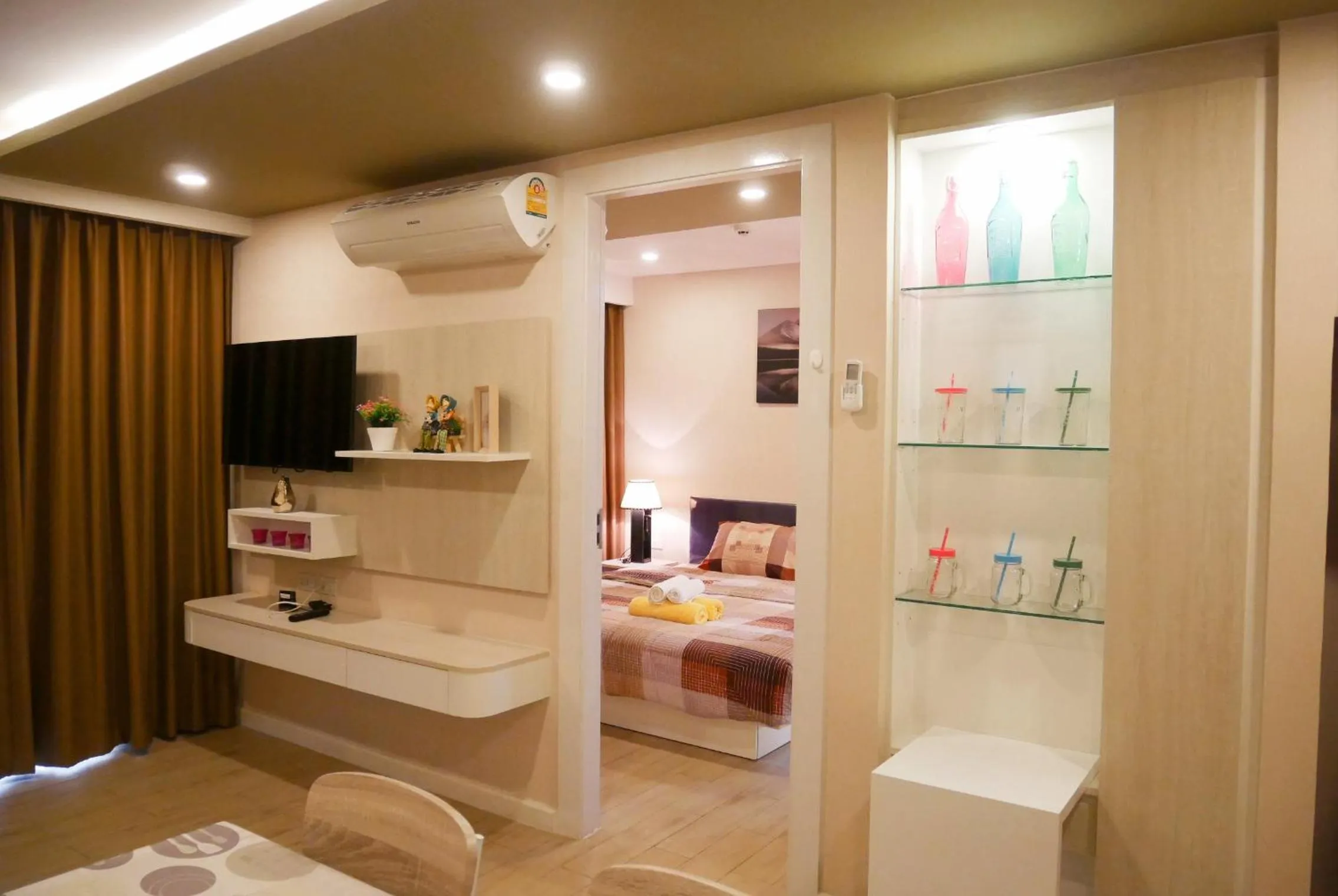 Seven Seas Resort Pattaya & Sofa bed