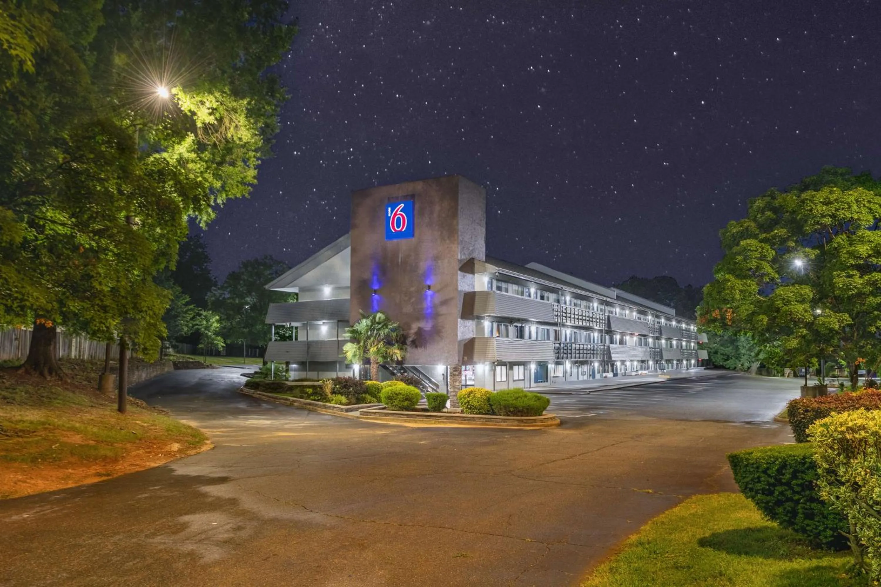 Property building in Motel 6-Charlotte, NC - Coliseum