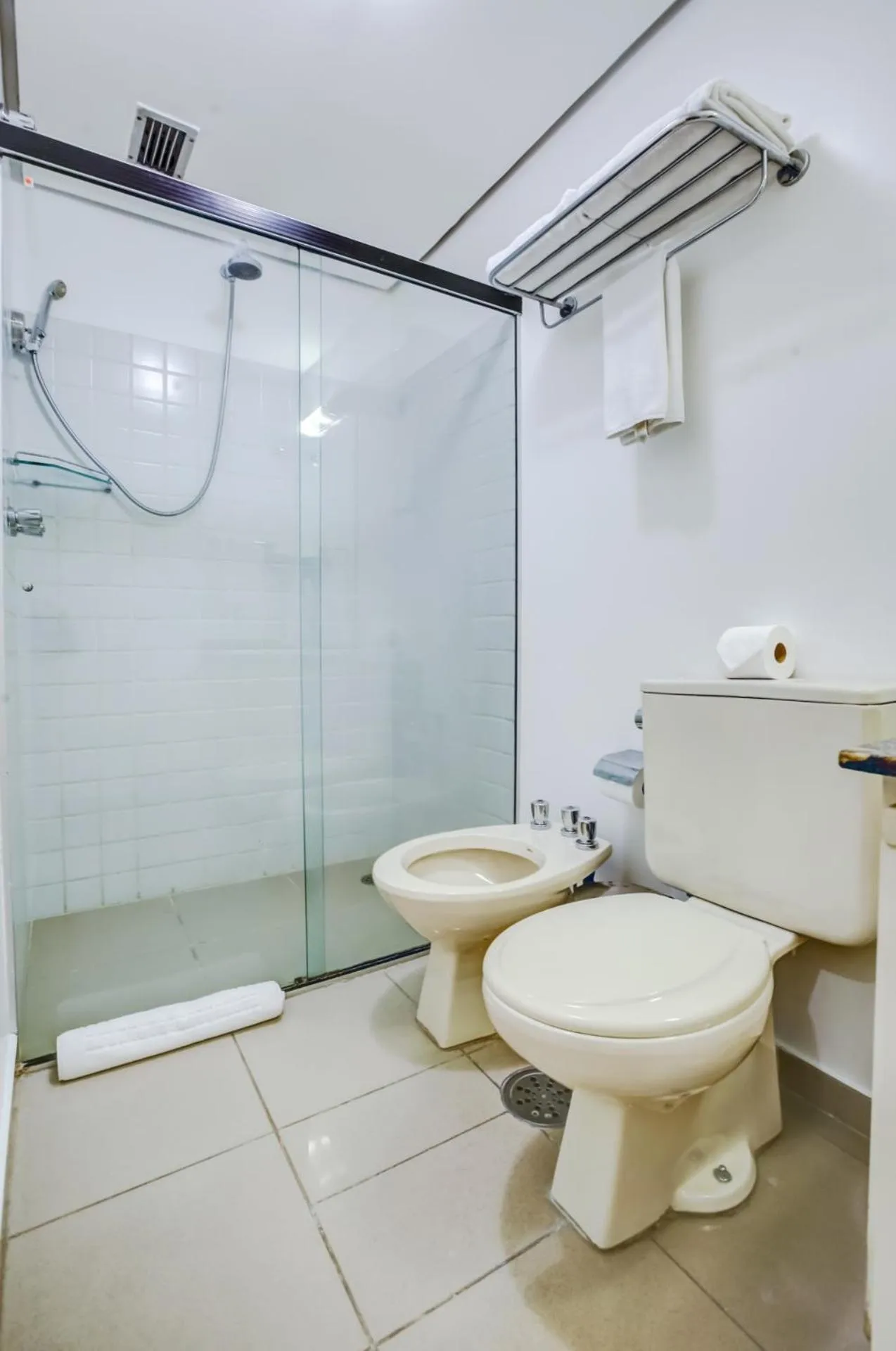 Bathroom in Roomo Transamerica SP Itaim Bibi