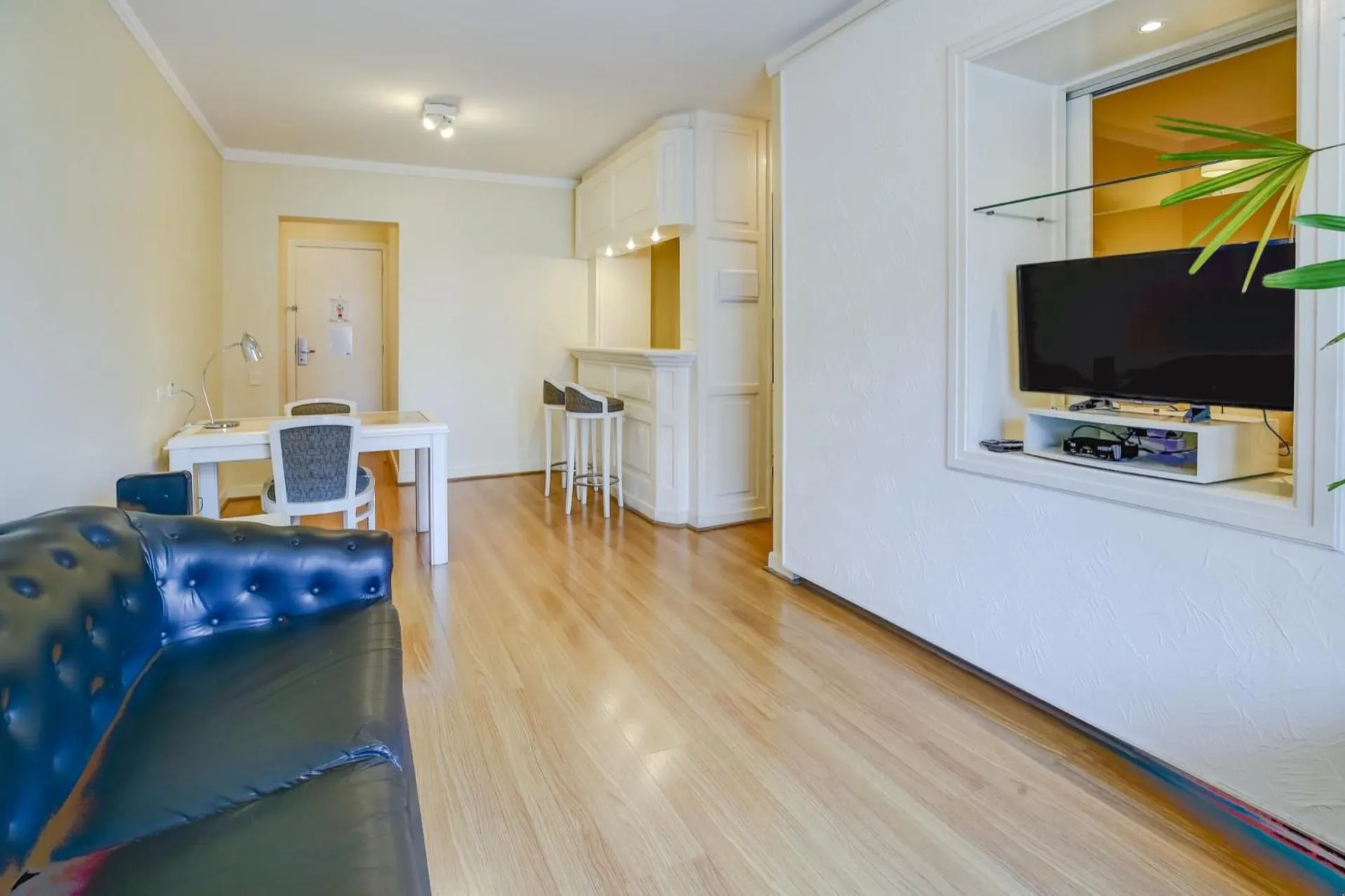 Living room in Roomo Transamerica SP Itaim Bibi