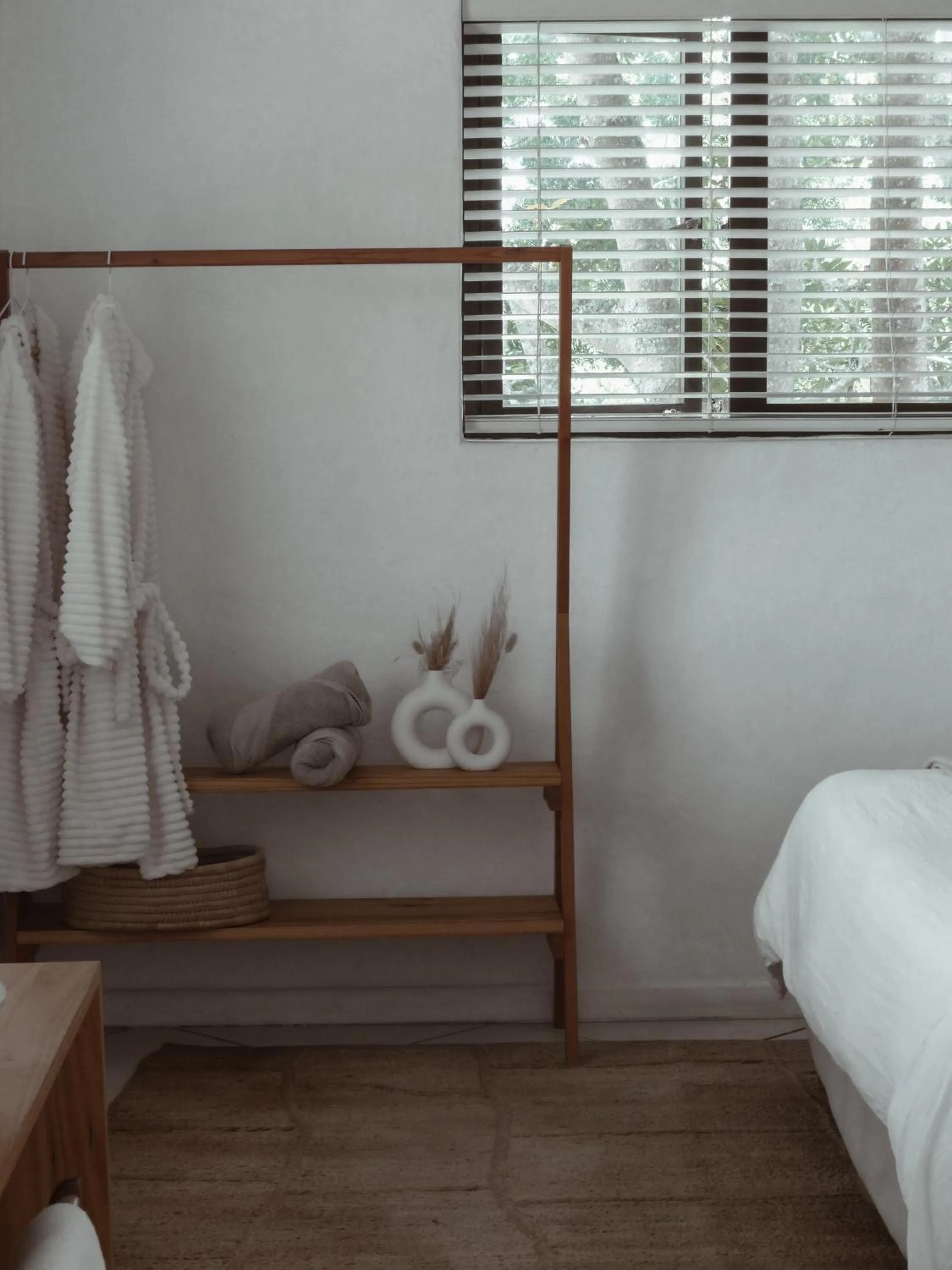wardrobe, Bed in Stanley Island