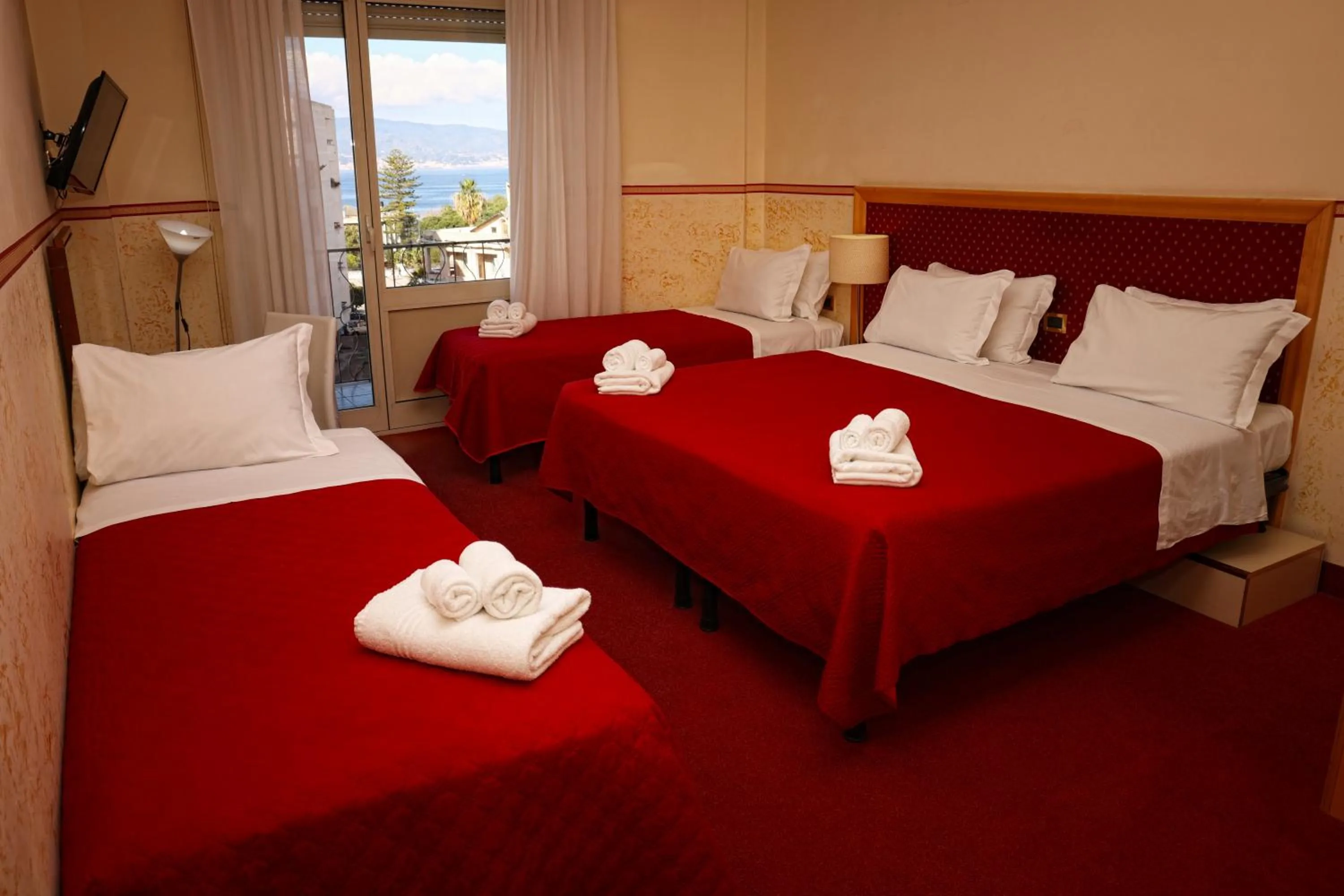 Bed in Hotel Palace Masoanri's