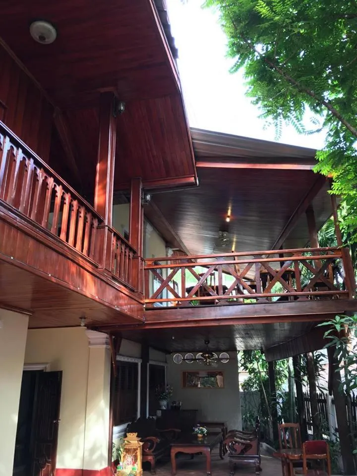 Facade/entrance in Soutikone Place House 2