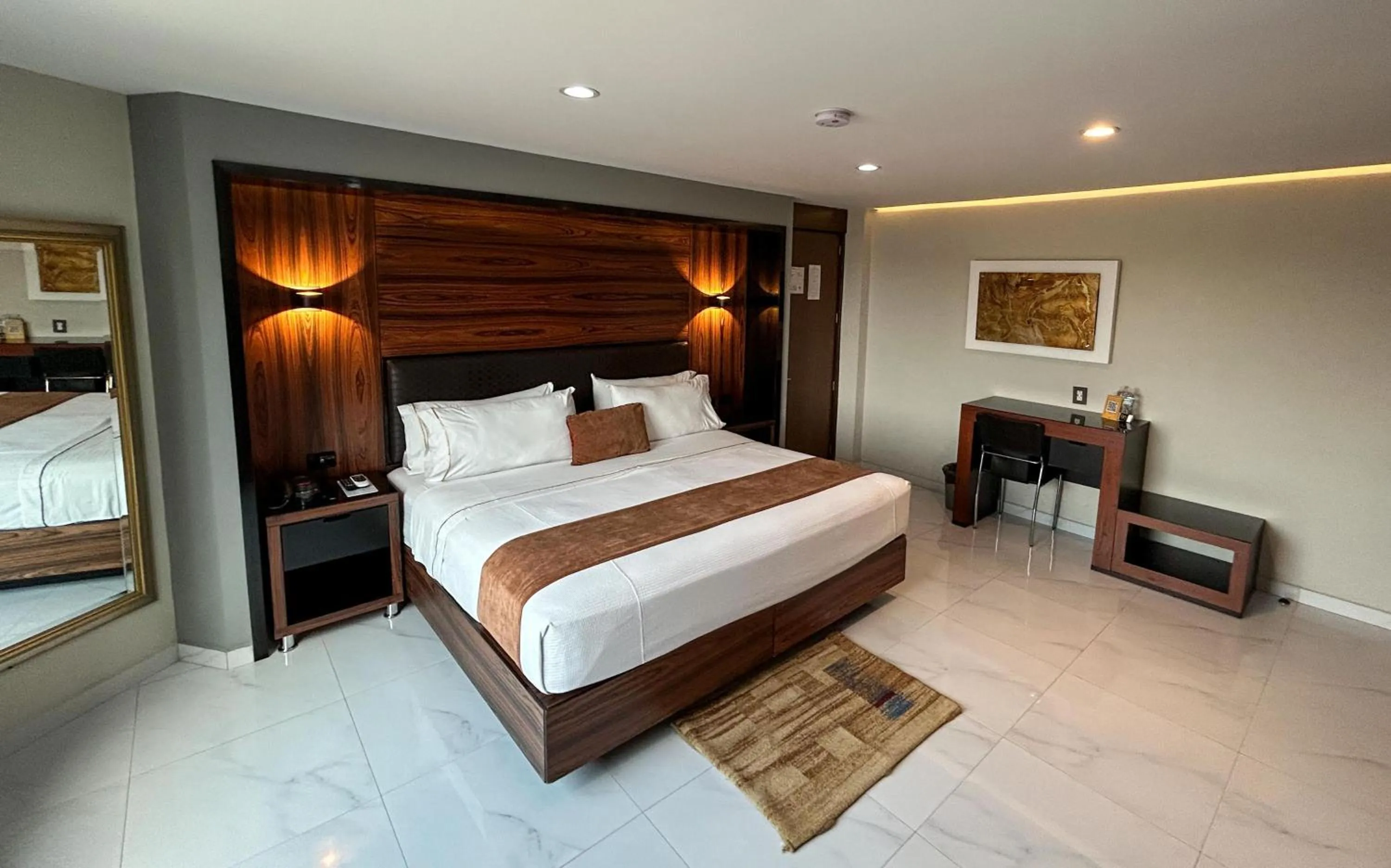 Decorative detail, Bed in Hotel Dali Plaza Ejecutivo