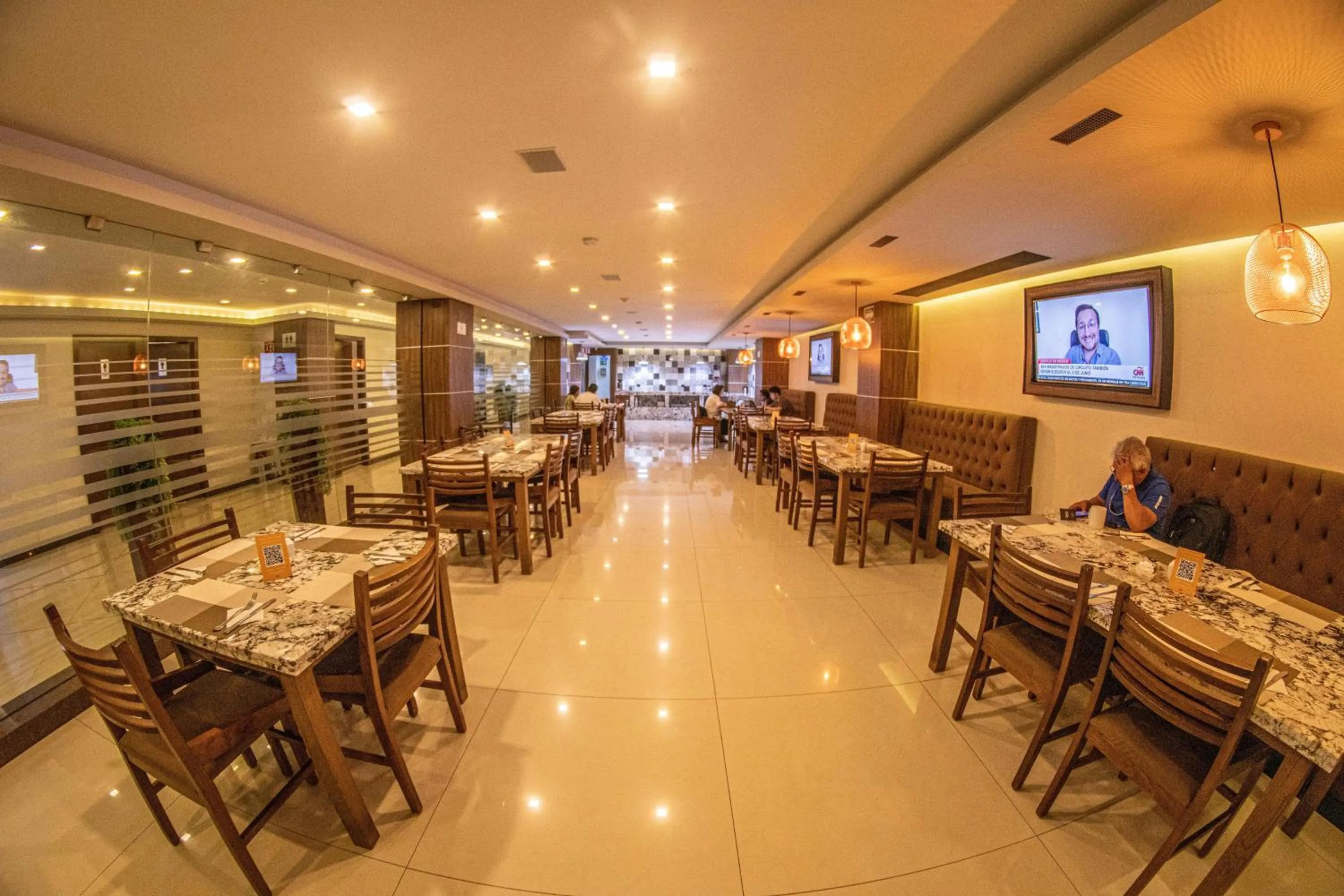 Restaurant/places to eat in Hotel Dali Plaza Ejecutivo