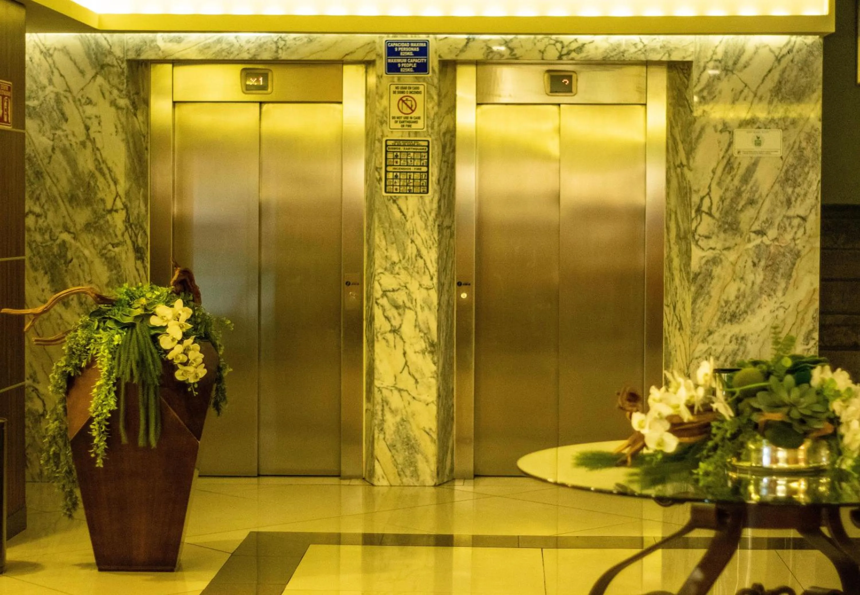 elevator in Hotel Dali Plaza Ejecutivo