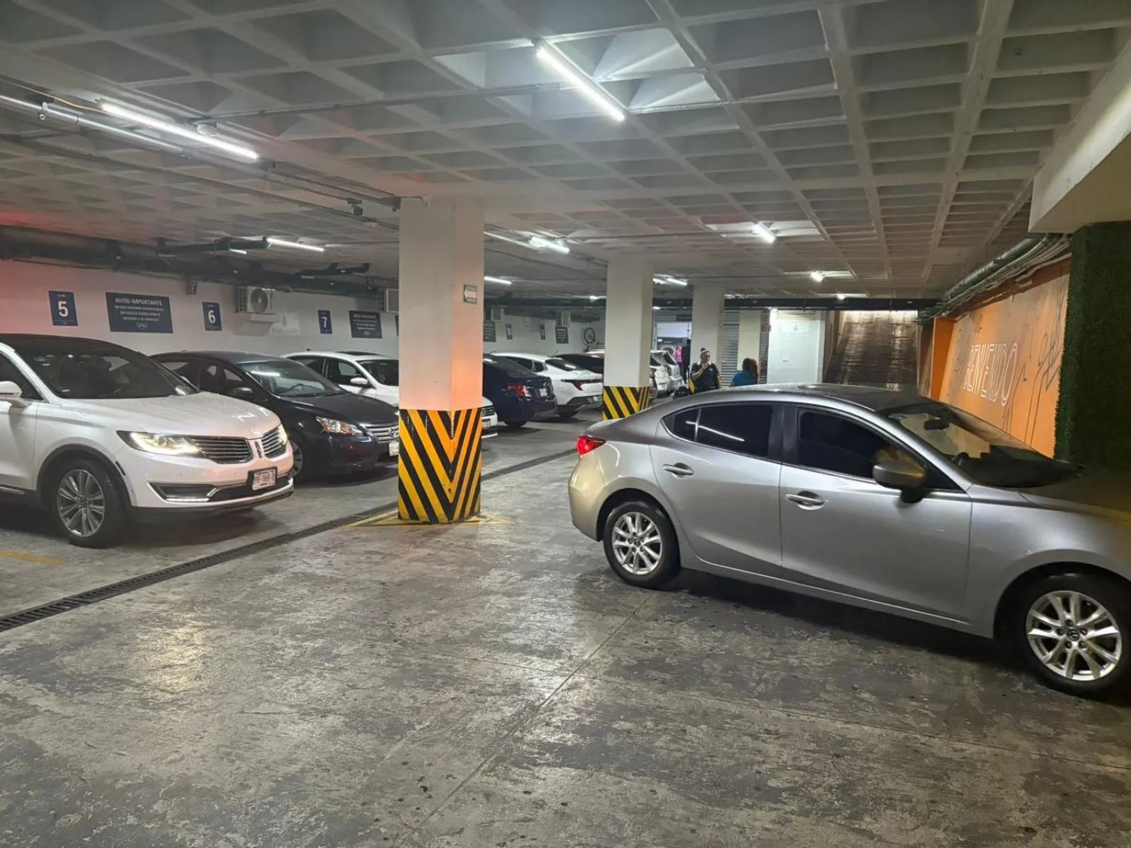 Parking in Hotel Dali Plaza Ejecutivo