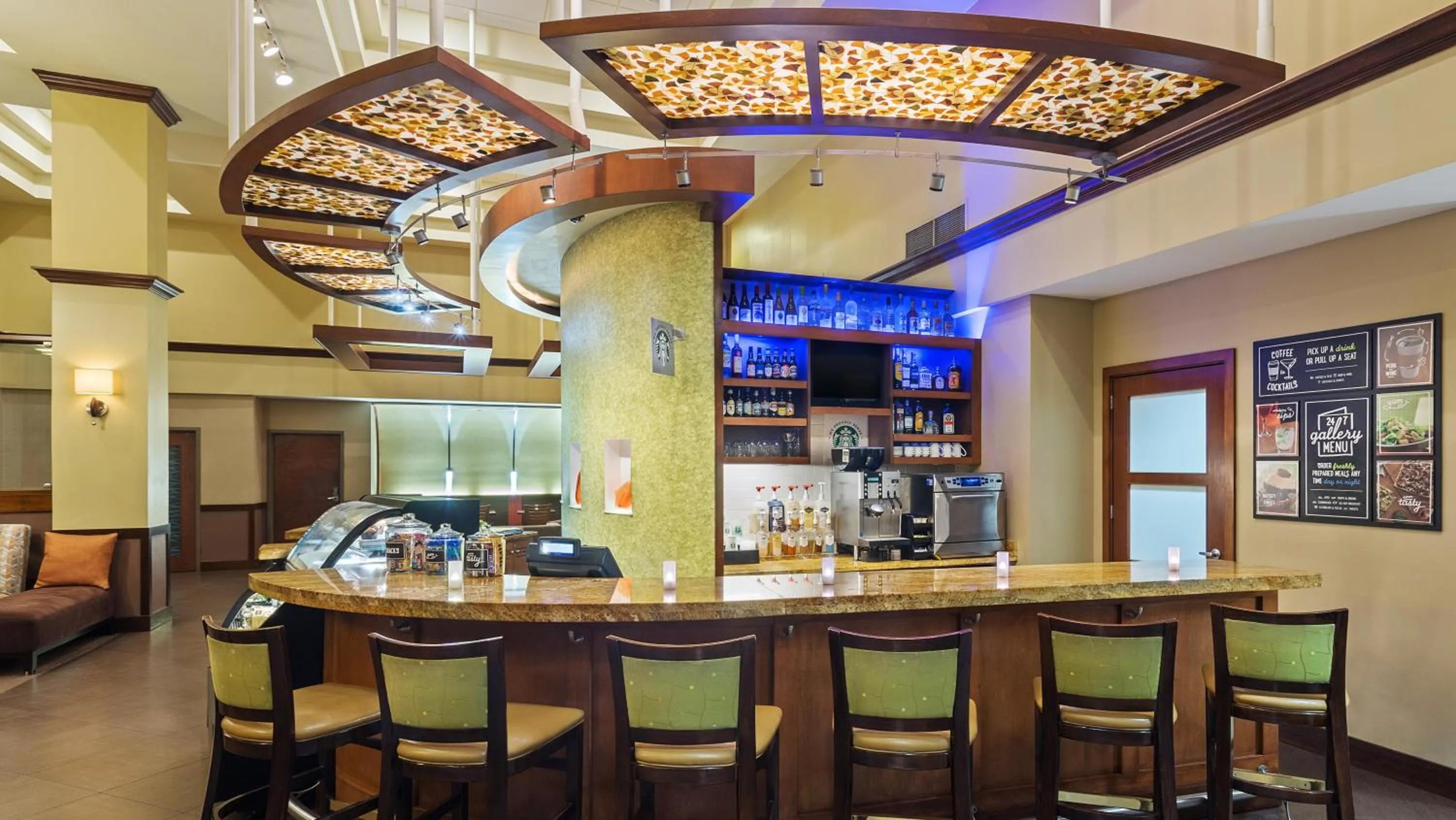 Lounge or bar in Hyatt Place Fort Lauderdale Cruise Port & Convention Center - Newly Renovated