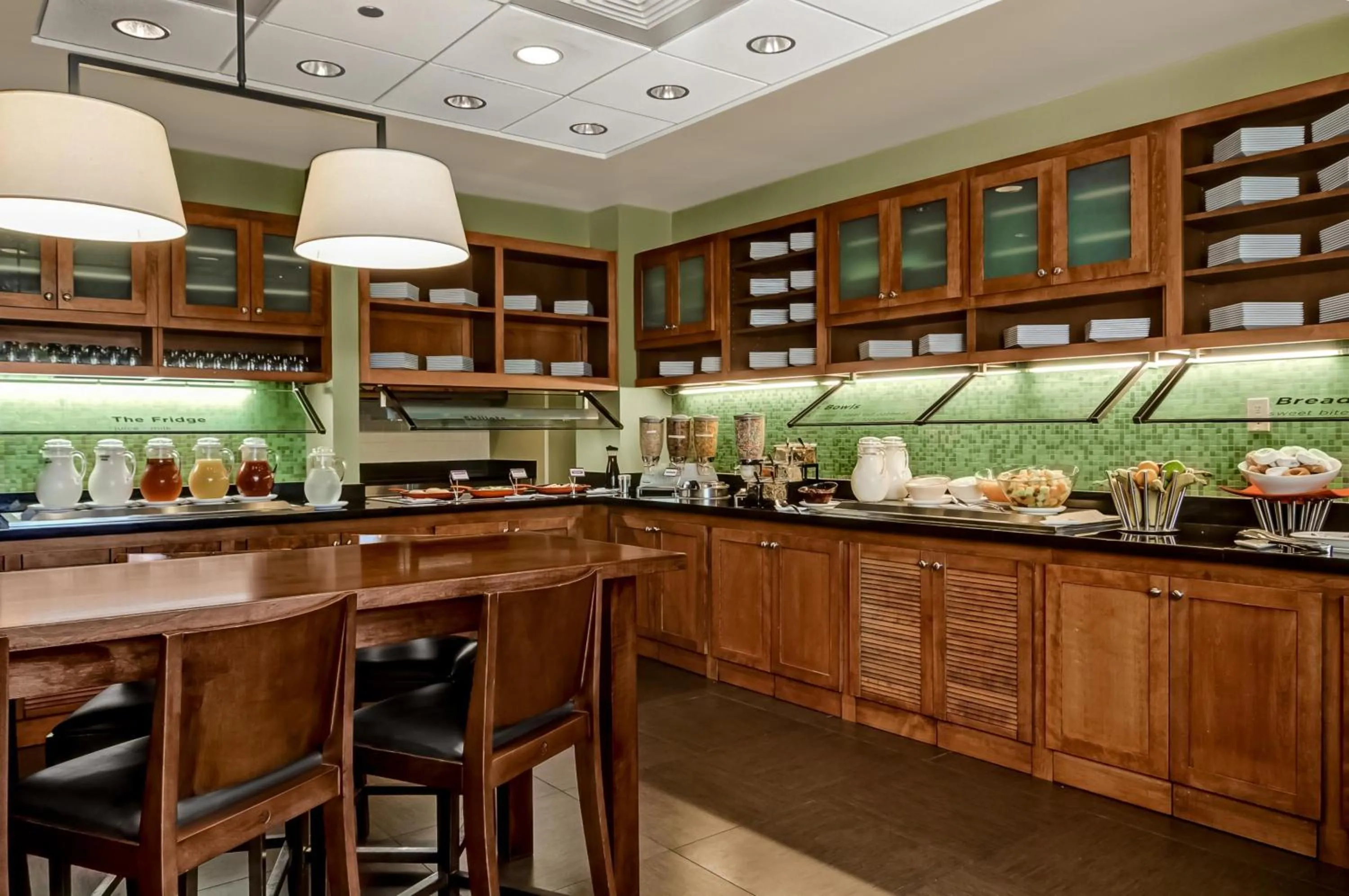 Restaurant/places to eat in Hyatt Place Fort Lauderdale Cruise Port & Convention Center - Newly Renovated