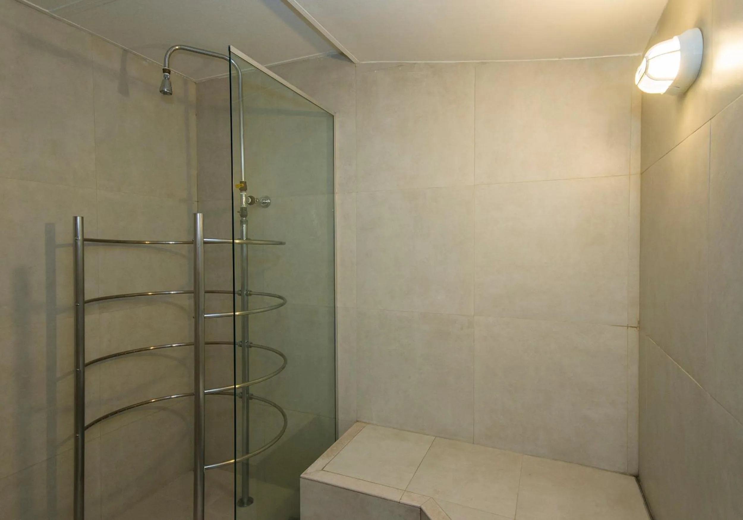 Steam room in Transamerica Executive Faria Lima