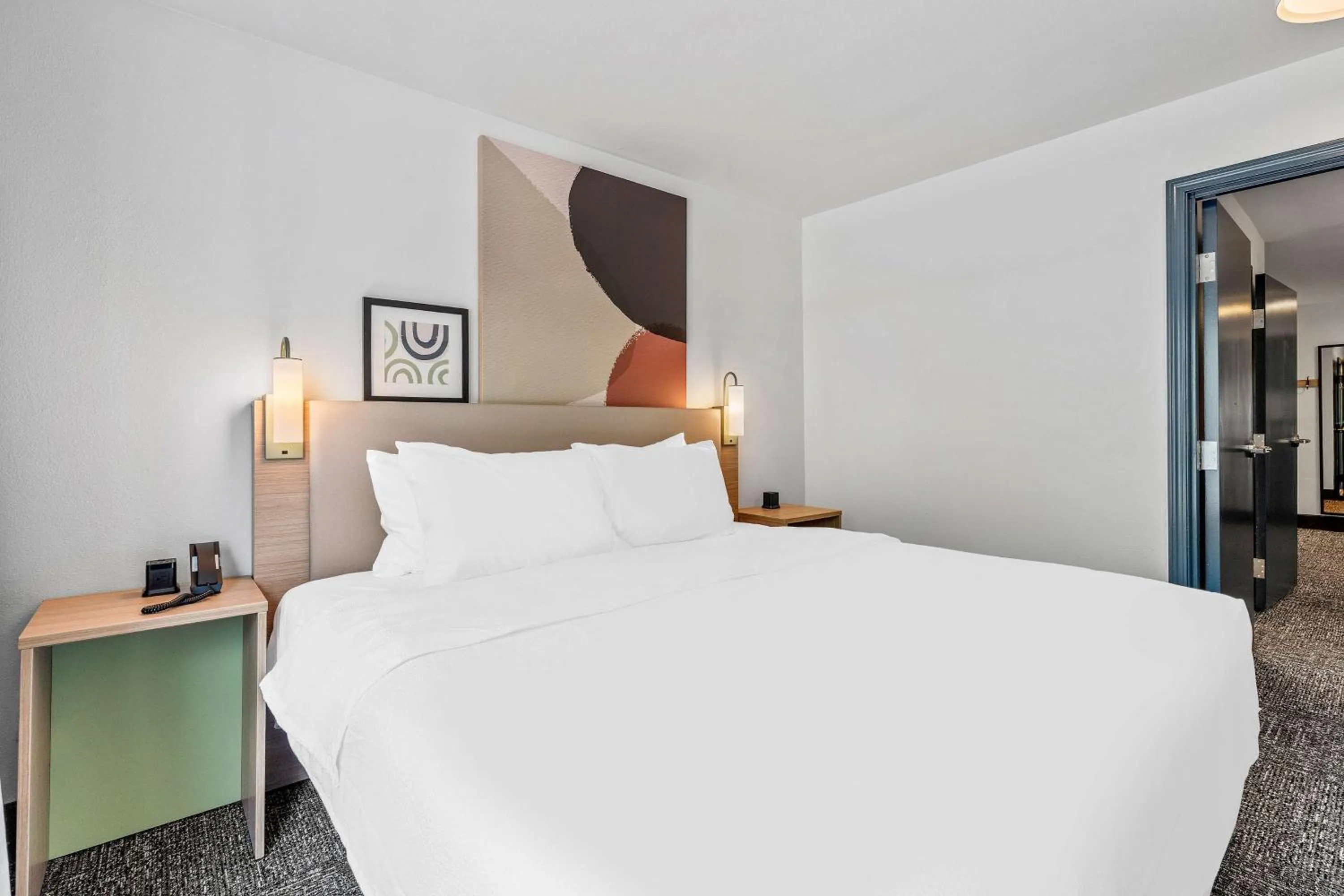 Bed in Spark By Hilton St. Augustine I 95