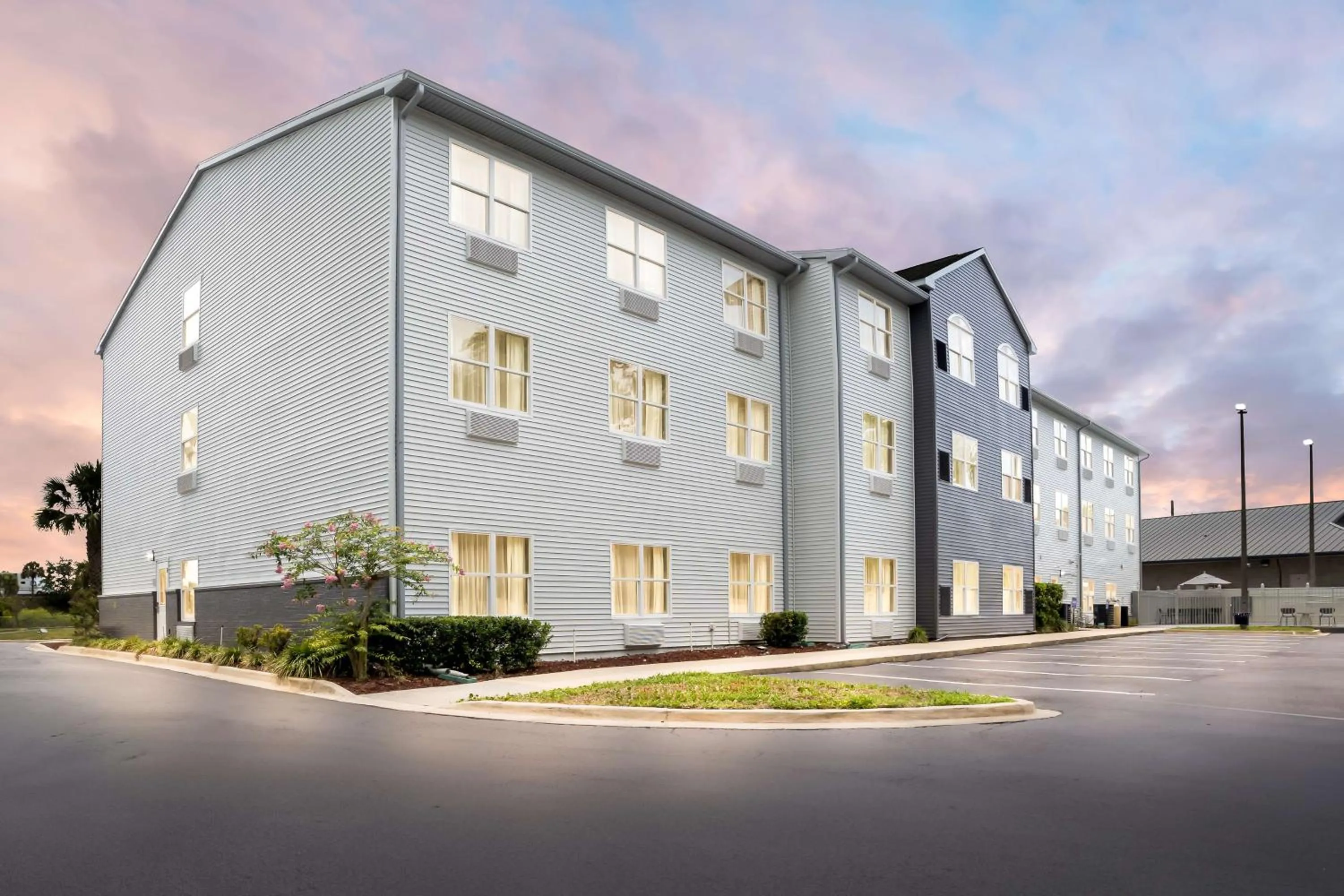 Property building in Spark By Hilton St. Augustine I 95