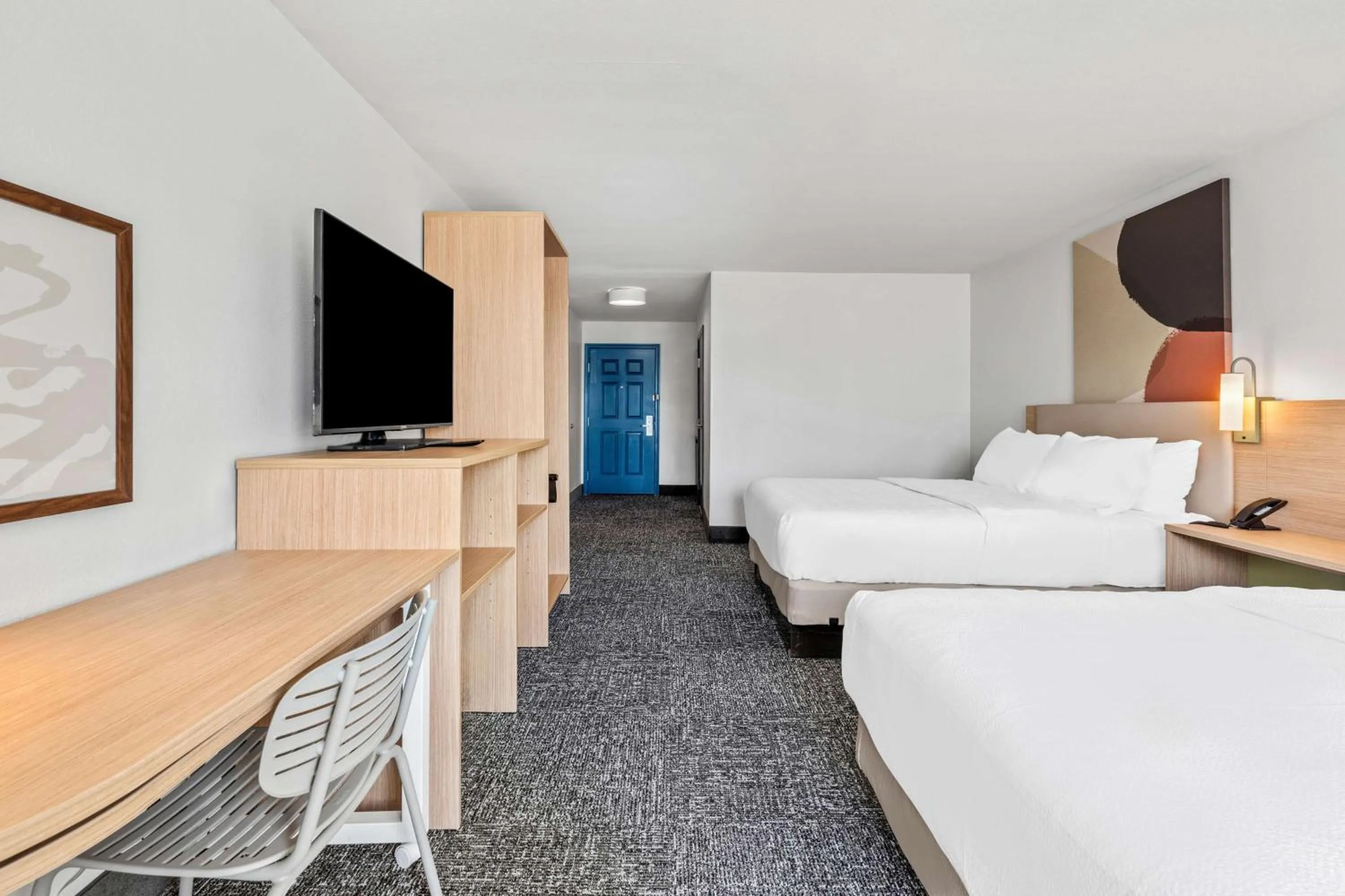 Bed in Spark By Hilton St. Augustine I 95