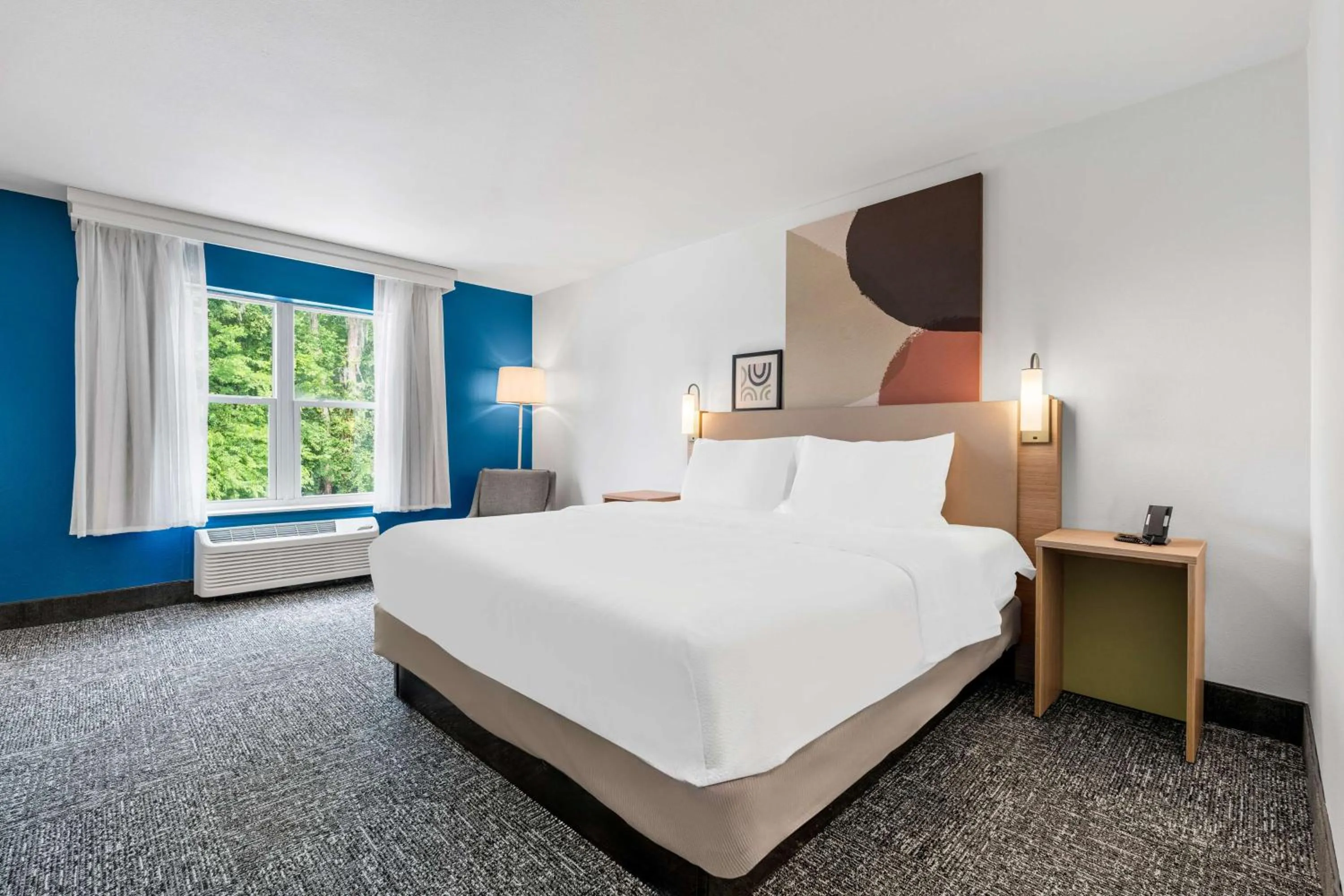 Bed in Spark By Hilton St. Augustine I 95