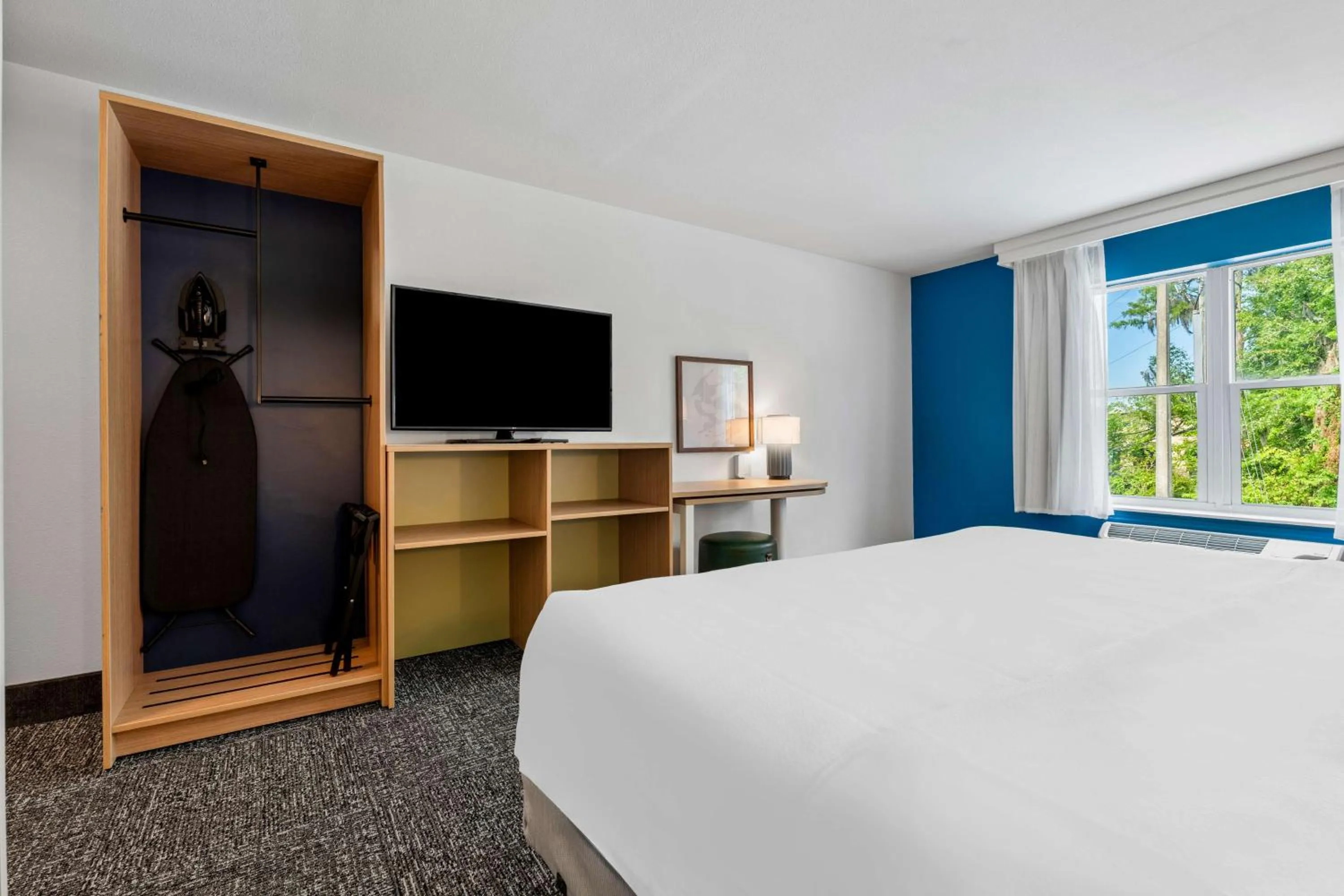 Bedroom, Bed in Spark By Hilton St. Augustine I 95