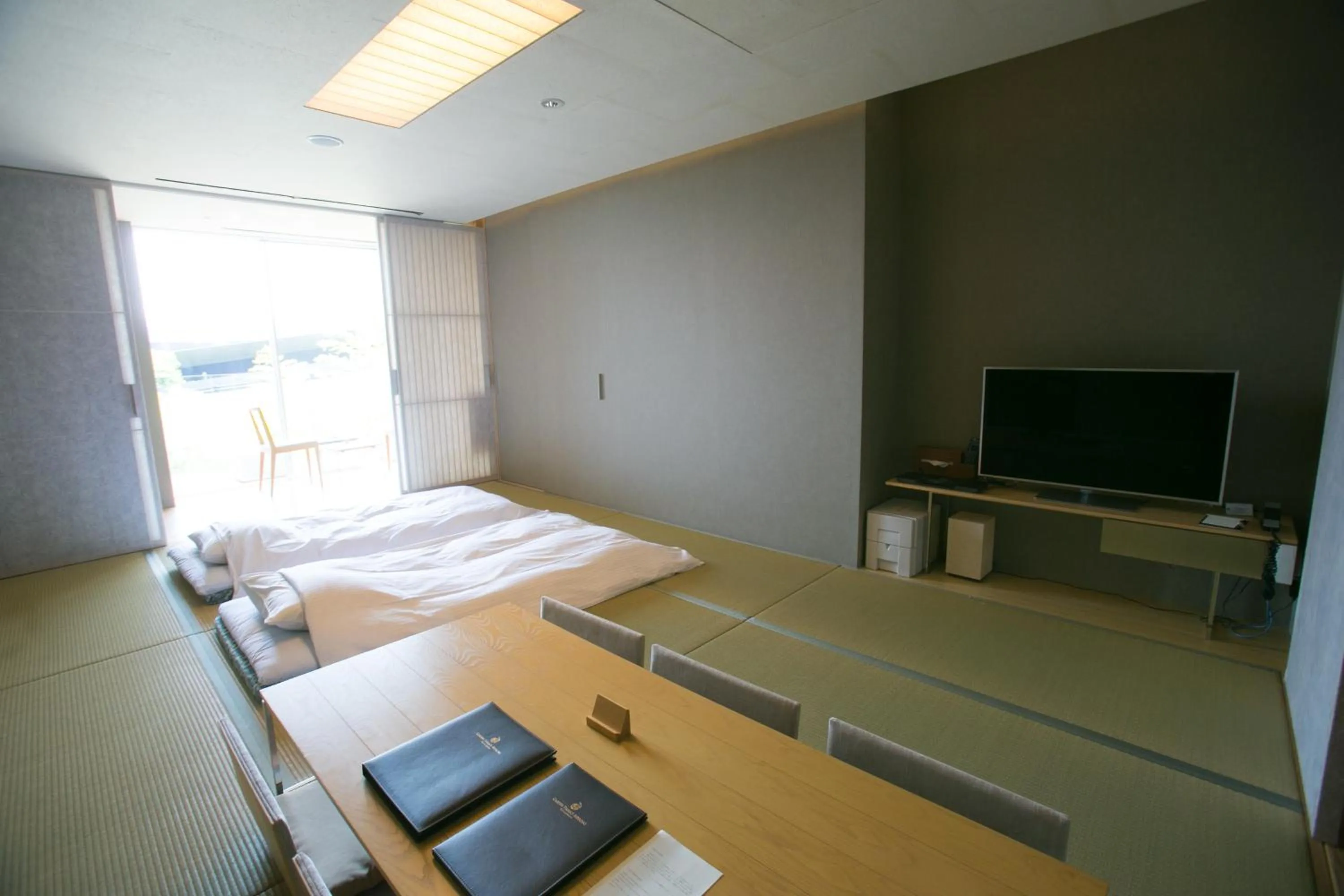 Photo of the whole room in The Meibia Miyazaki