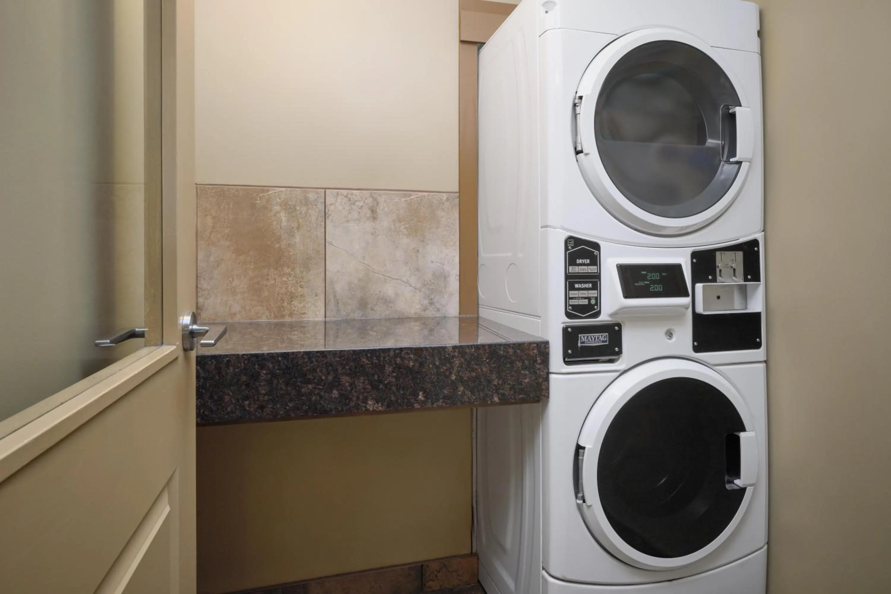 laundry in Best Western Plus Kamloops Hotel