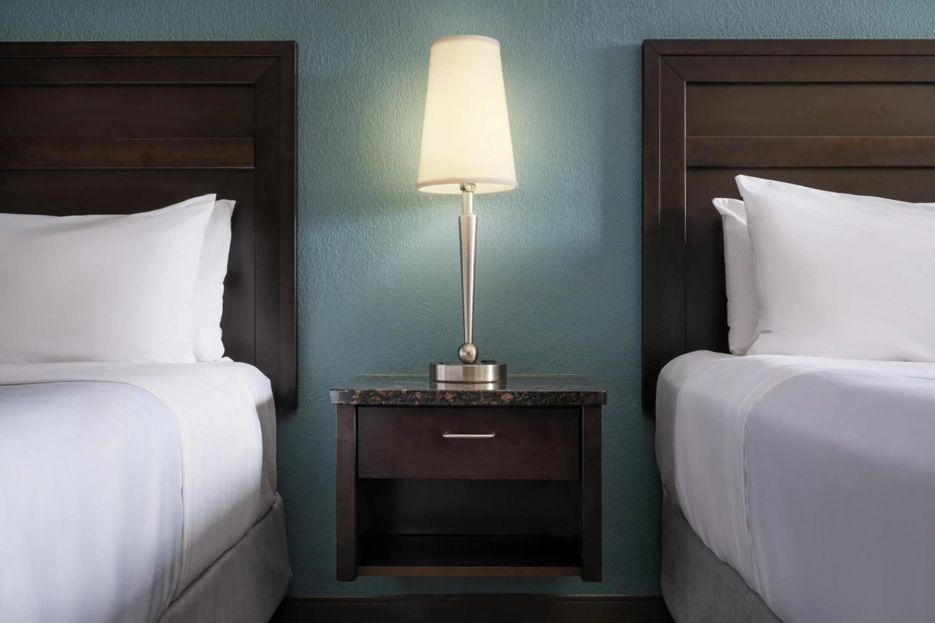 Bedroom, Bed in Best Western Plus Kamloops Hotel