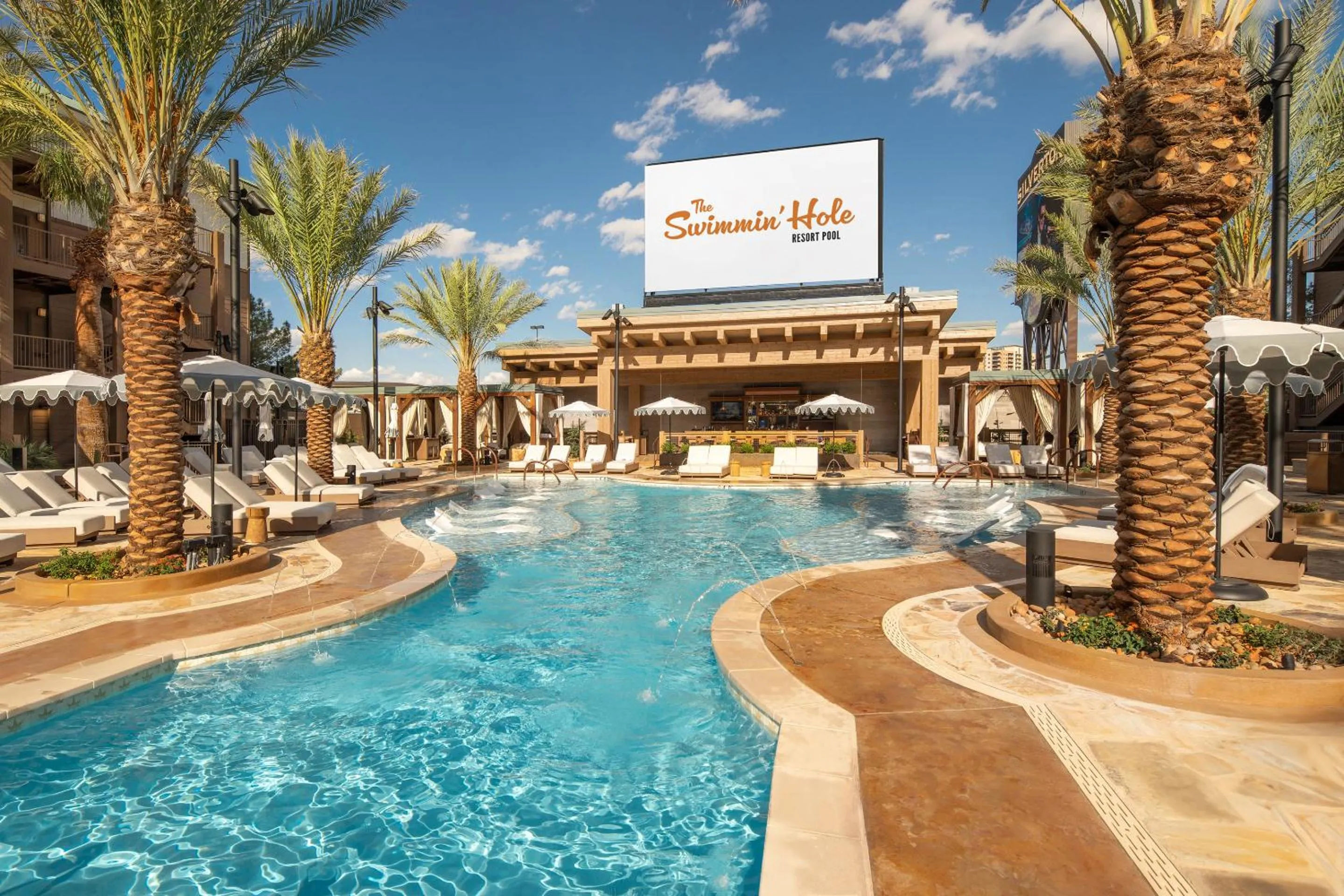 Swimming pool in Silverton Casino Lodge