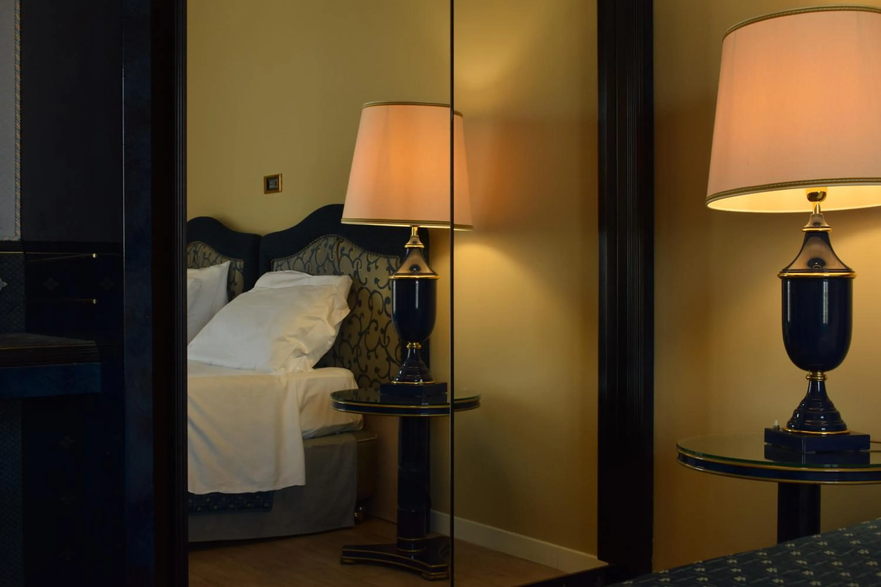 Bedroom, Bed in Grand Hotel Excelsior