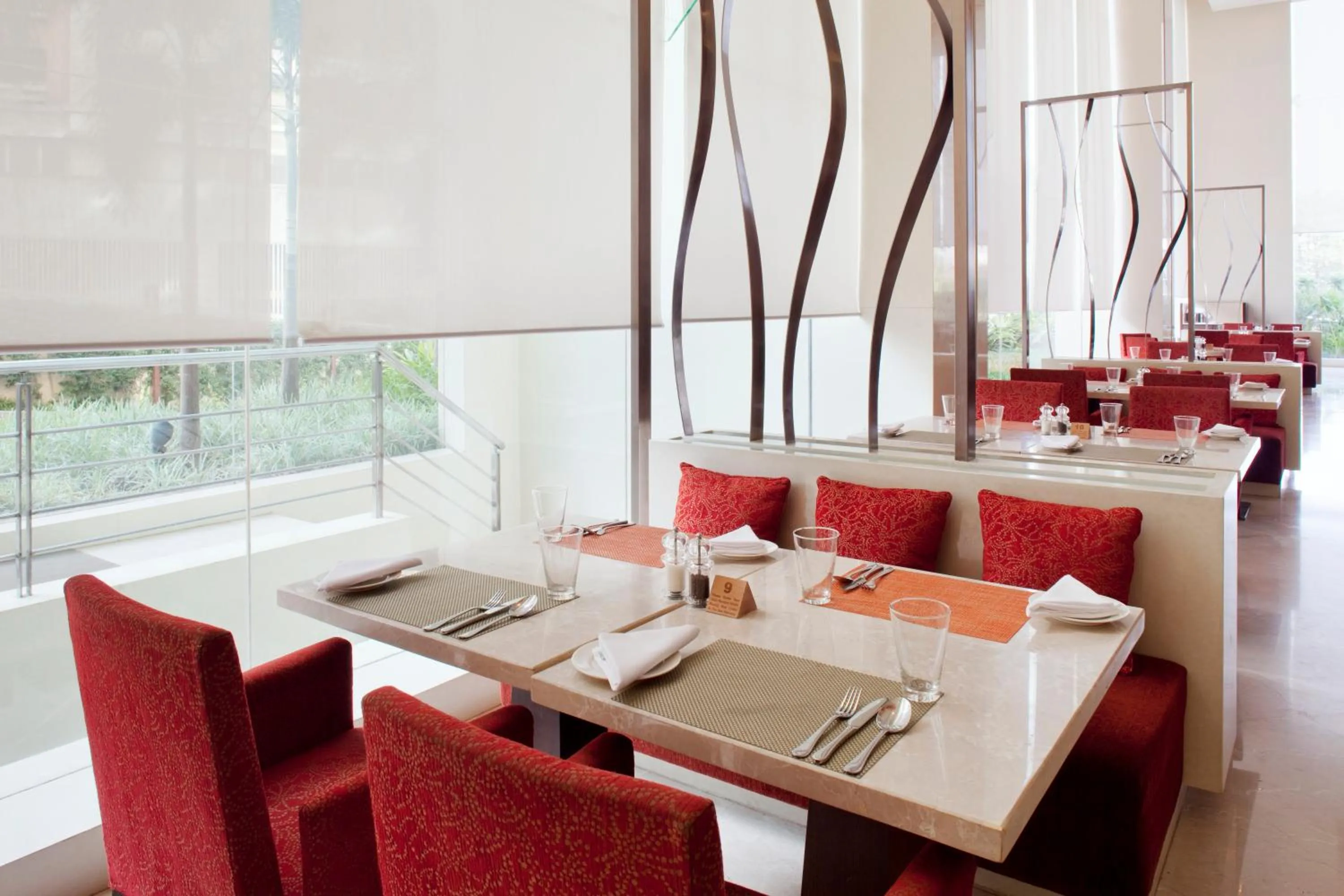 Restaurant/places to eat in Holiday Inn Mumbai International Airport by IHG