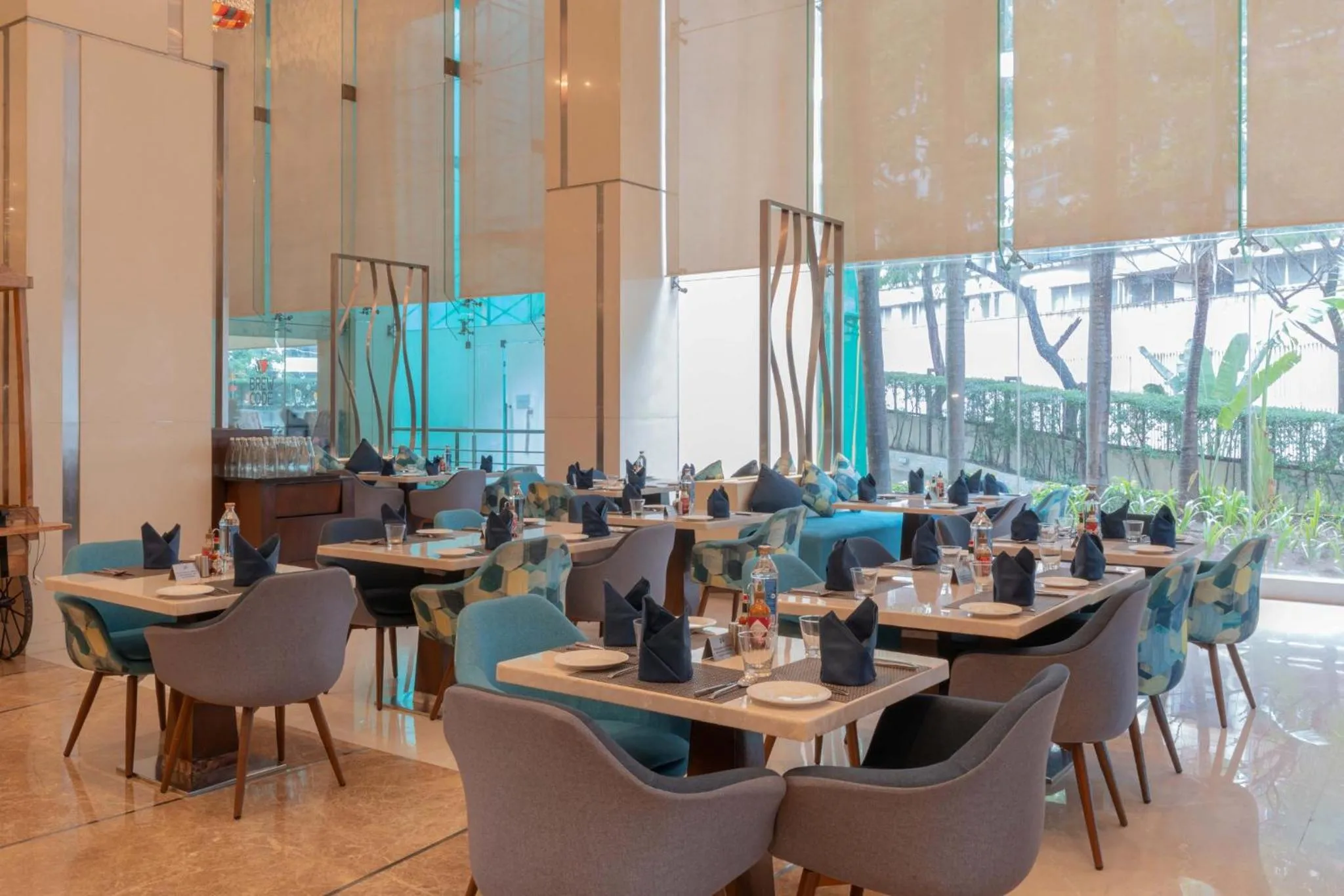 Restaurant/places to eat in Holiday Inn Mumbai International Airport by IHG