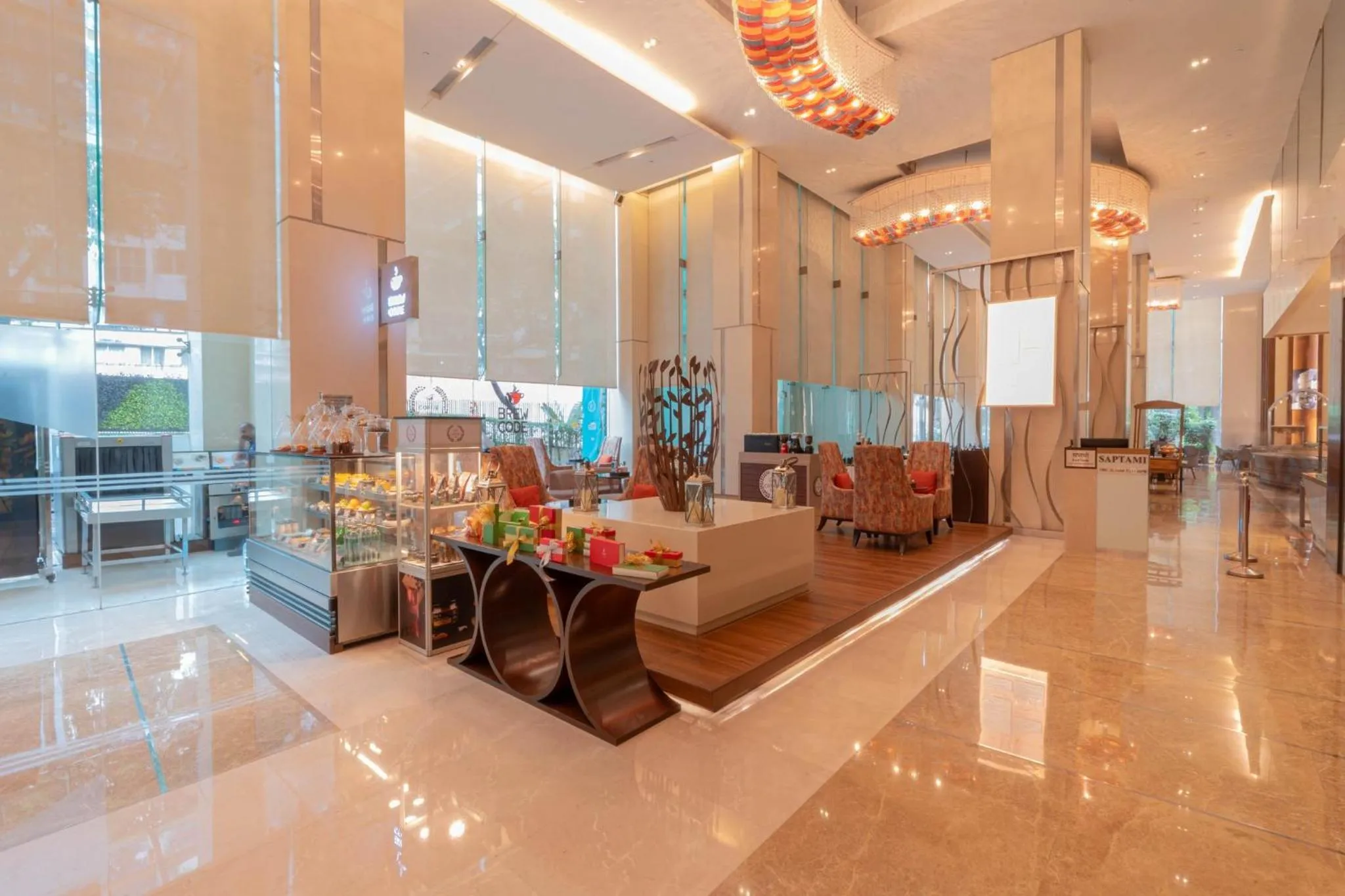 Restaurant/places to eat in Holiday Inn Mumbai International Airport by IHG