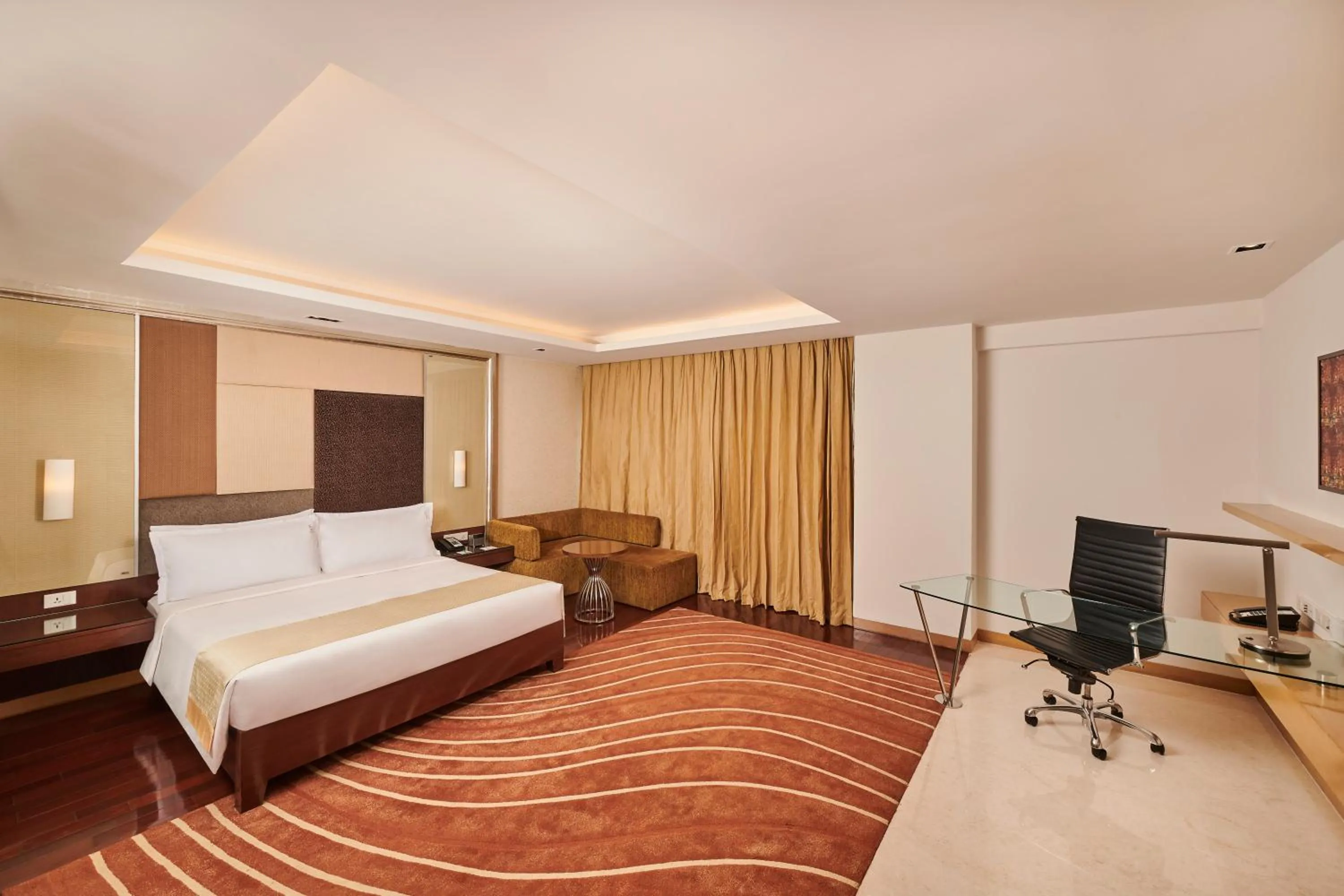 Photo of the whole room, Bed in Holiday Inn Mumbai International Airport by IHG