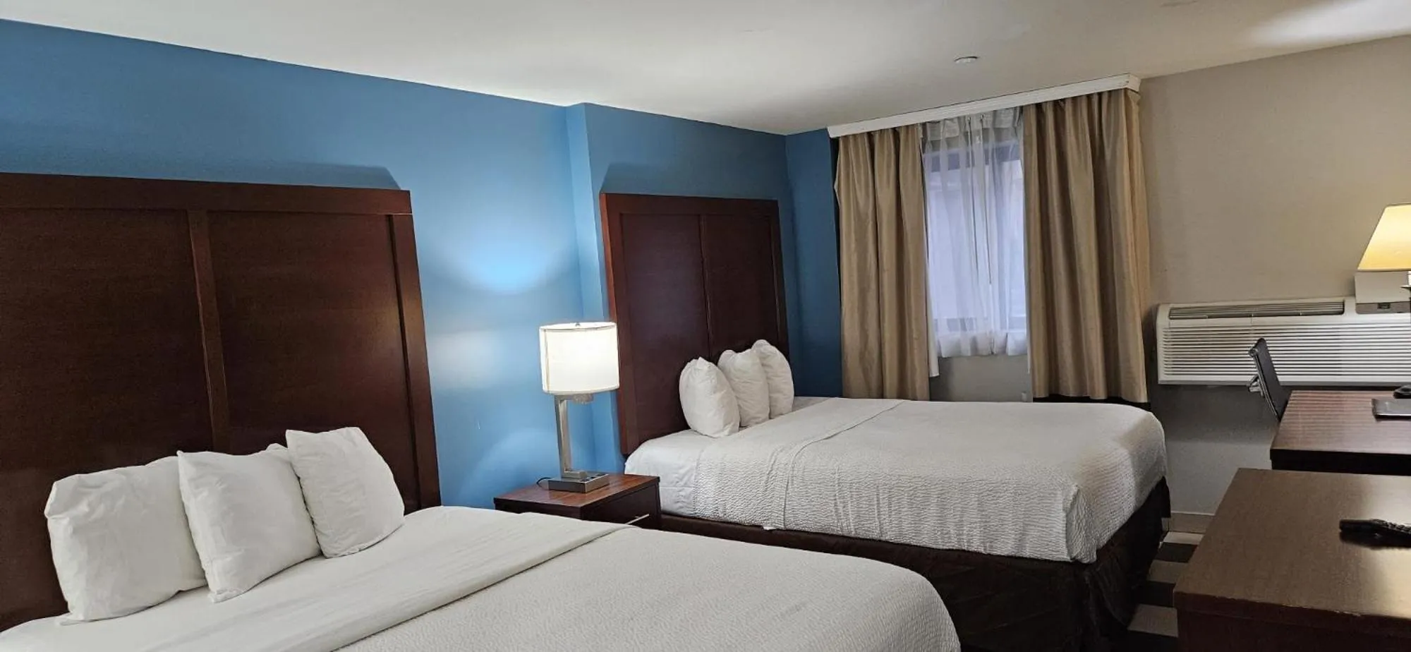 Bedroom, Bed in Days Inn by Wyndham Brooklyn Marine Park