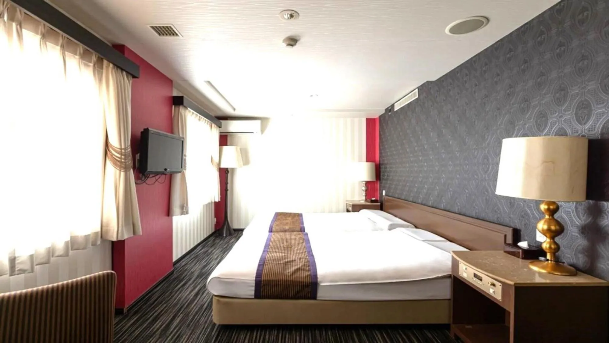 Bed in New Osaka Hotel Shinsaibashi