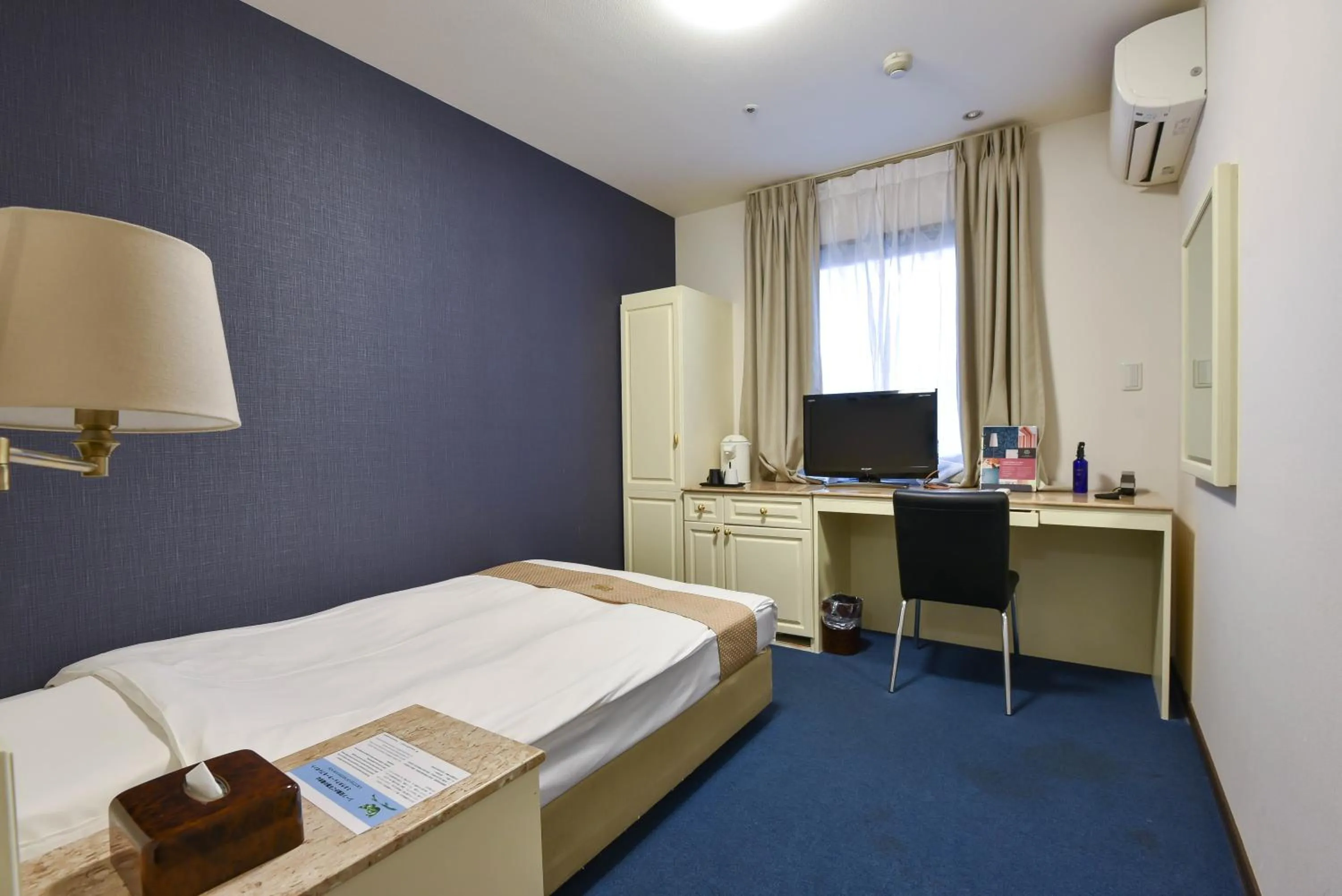 Bed in New Osaka Hotel Shinsaibashi