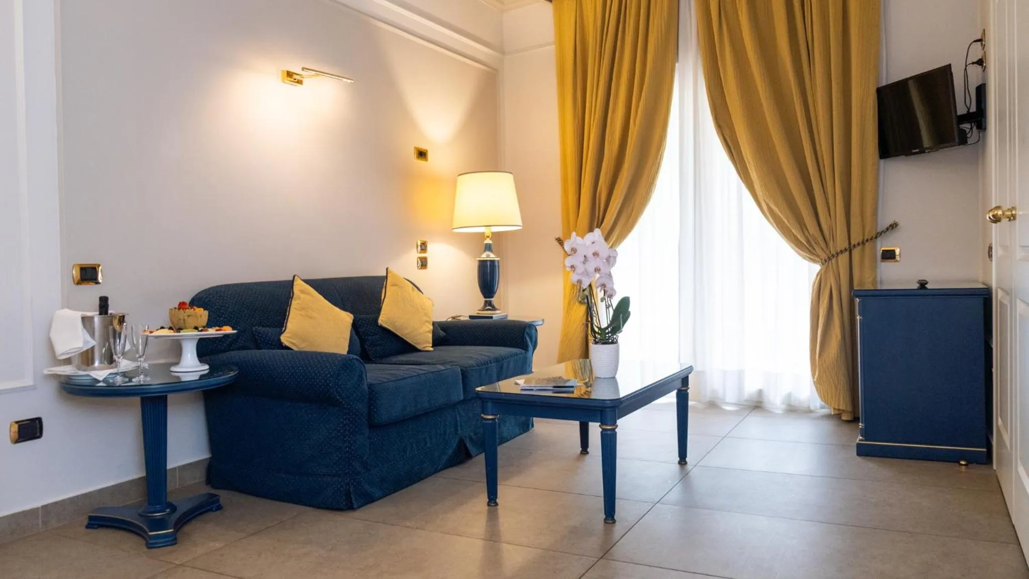 TV and multimedia in Altafiumara Resort & Spa