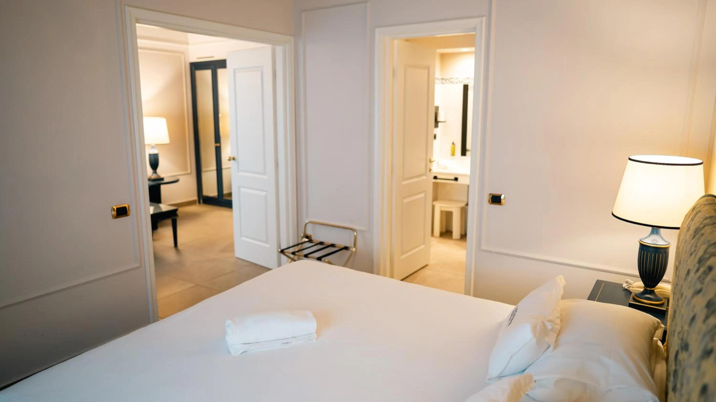 Bed in Altafiumara Resort & Spa