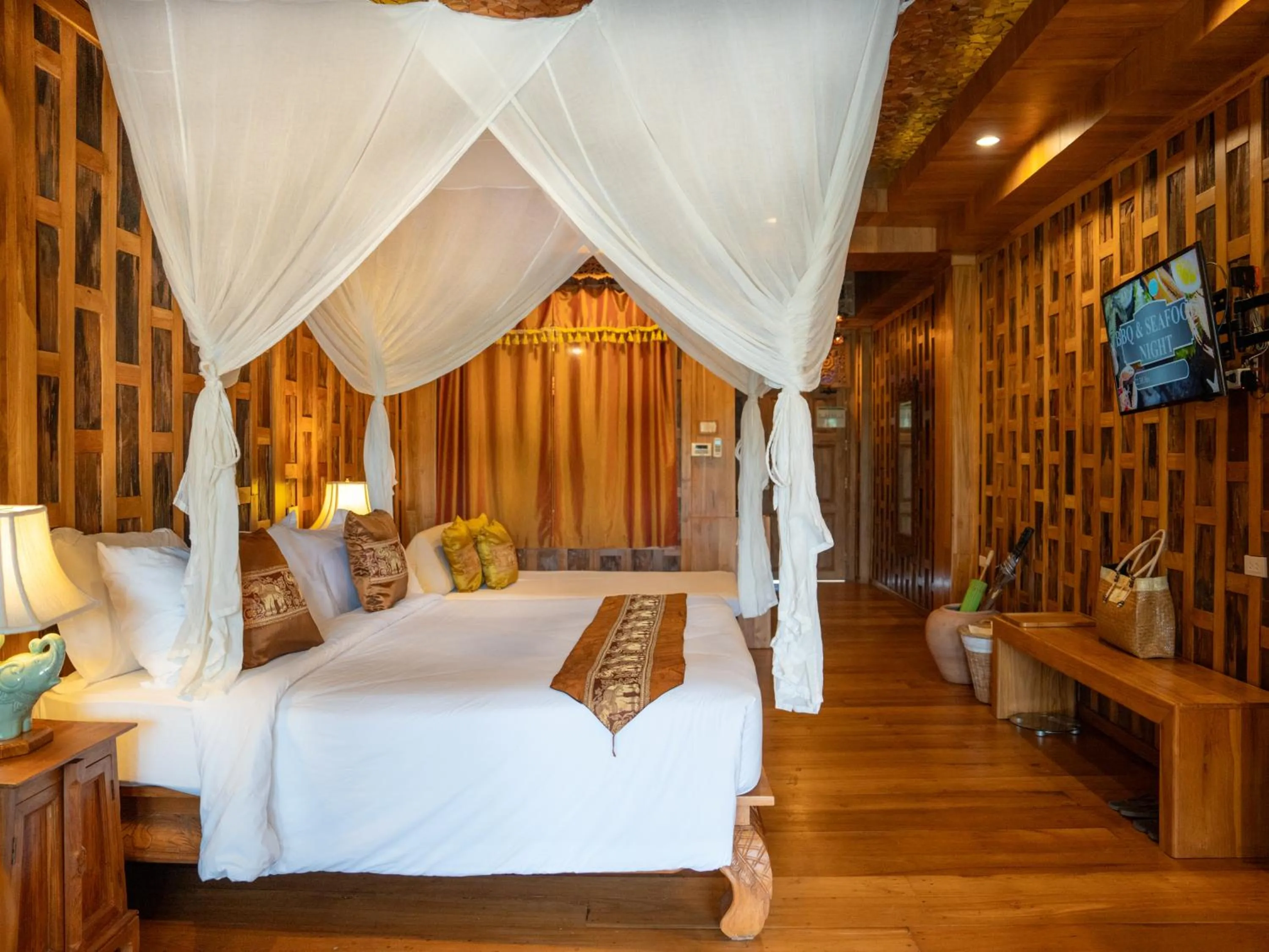 Bedroom, Bed in Santhiya Koh Chang Resort