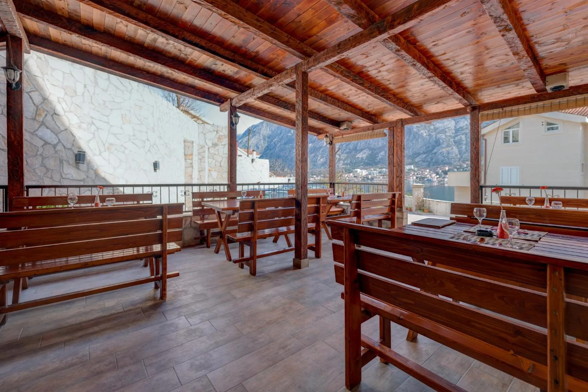 Restaurant/places to eat in Hotel Galia