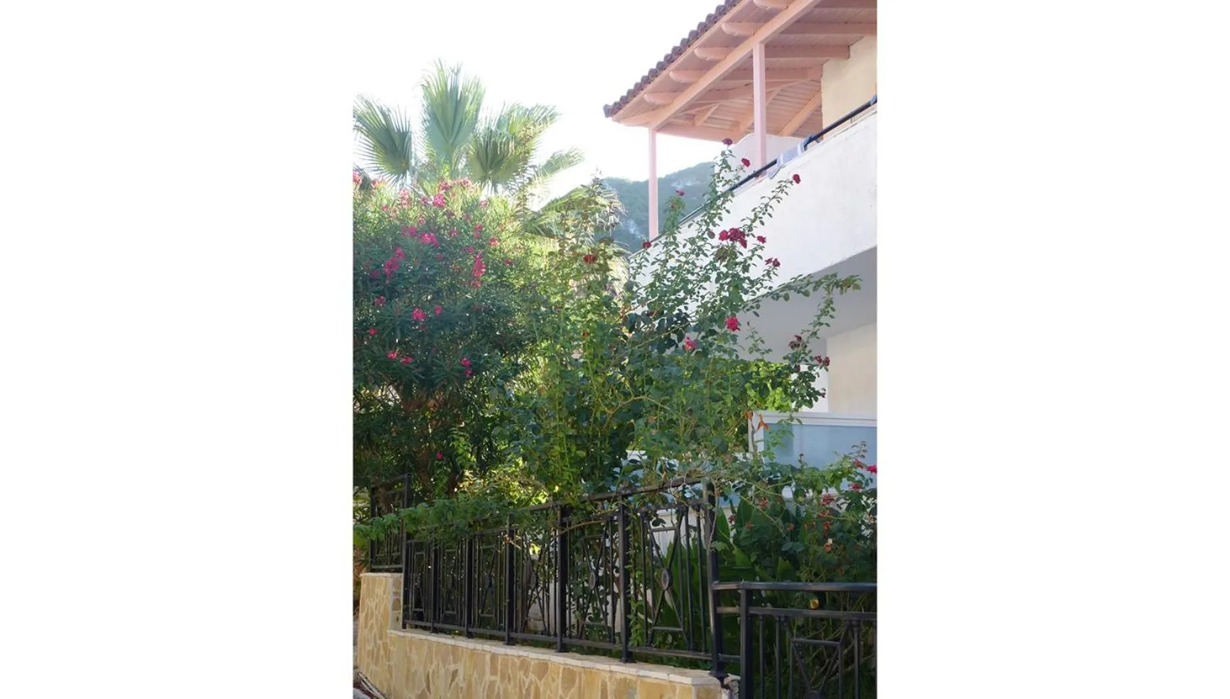 Property building in Galini Studios