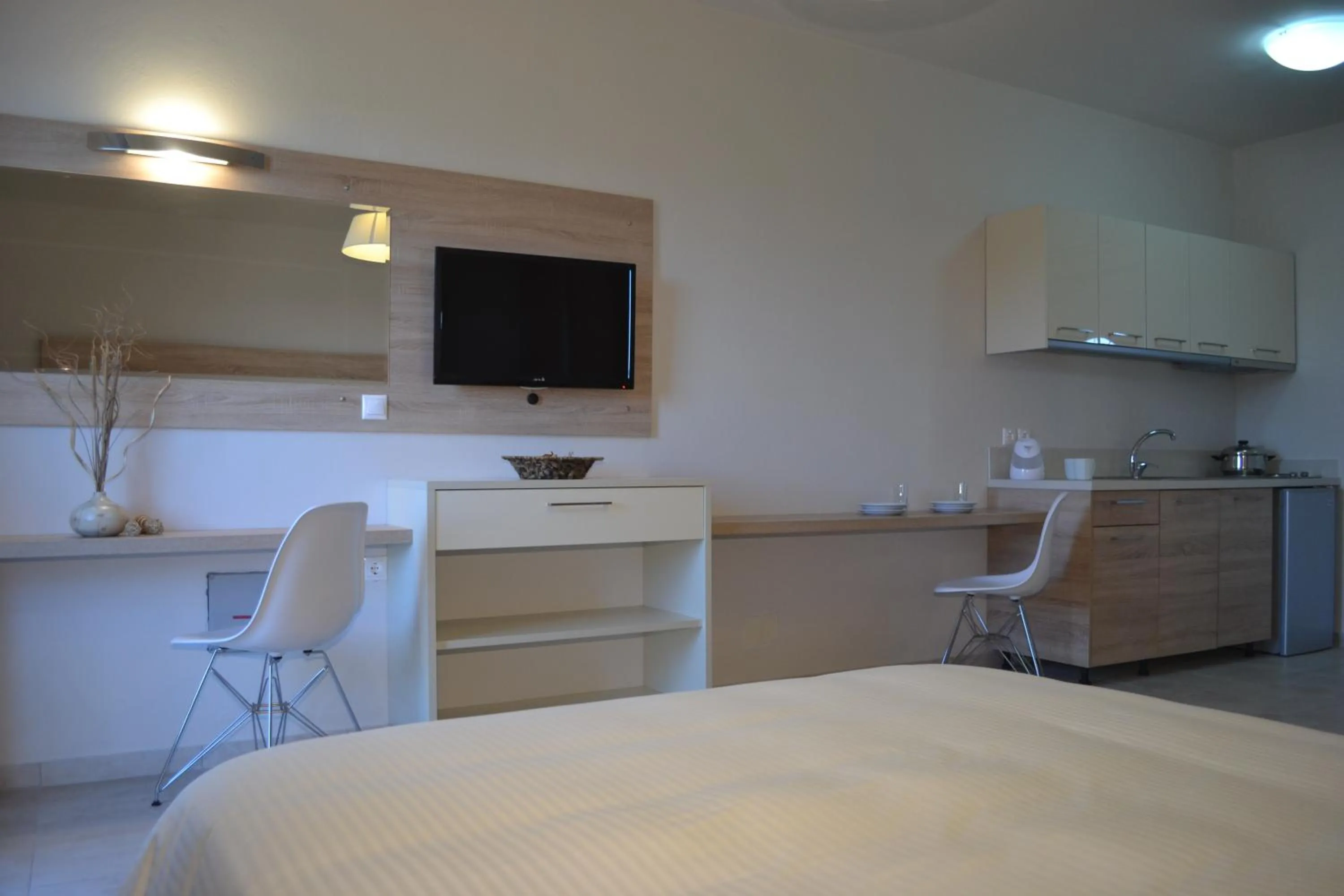 TV and multimedia, Bed in Argiro Village