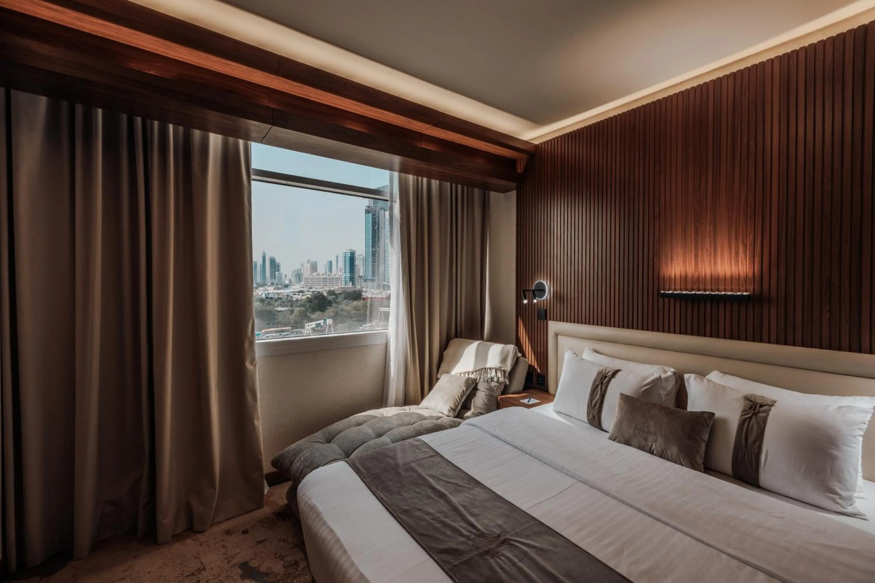 Bedroom, Bed in Kuwait Continental Hotel