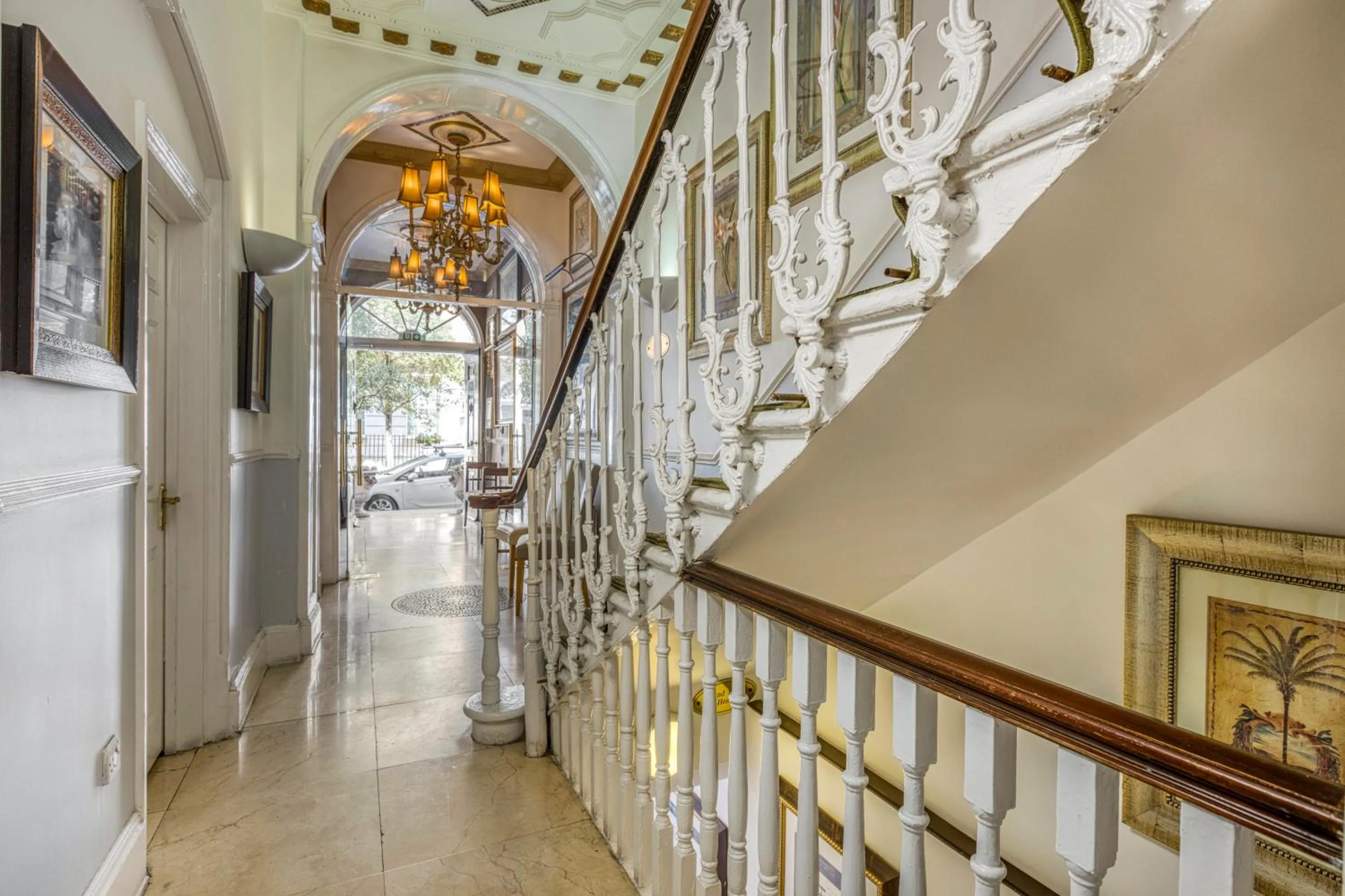 Opulence Boutique Hotel