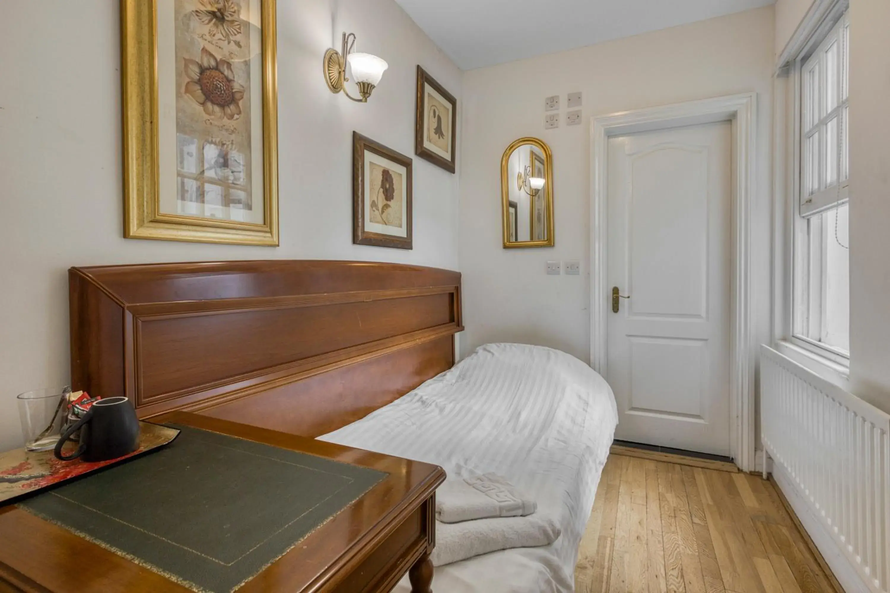 Single Room in Opulence Boutique Hotel Single Room in Opulence Boutique Hotel