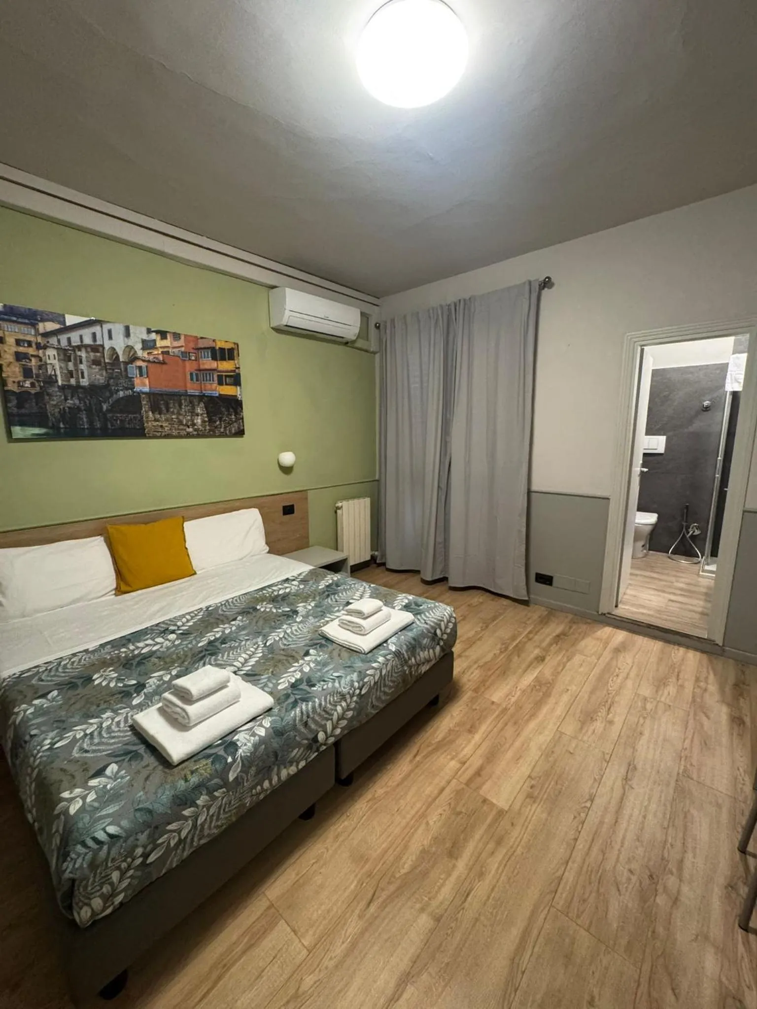 Bed in Hotel Camilla Guelfa